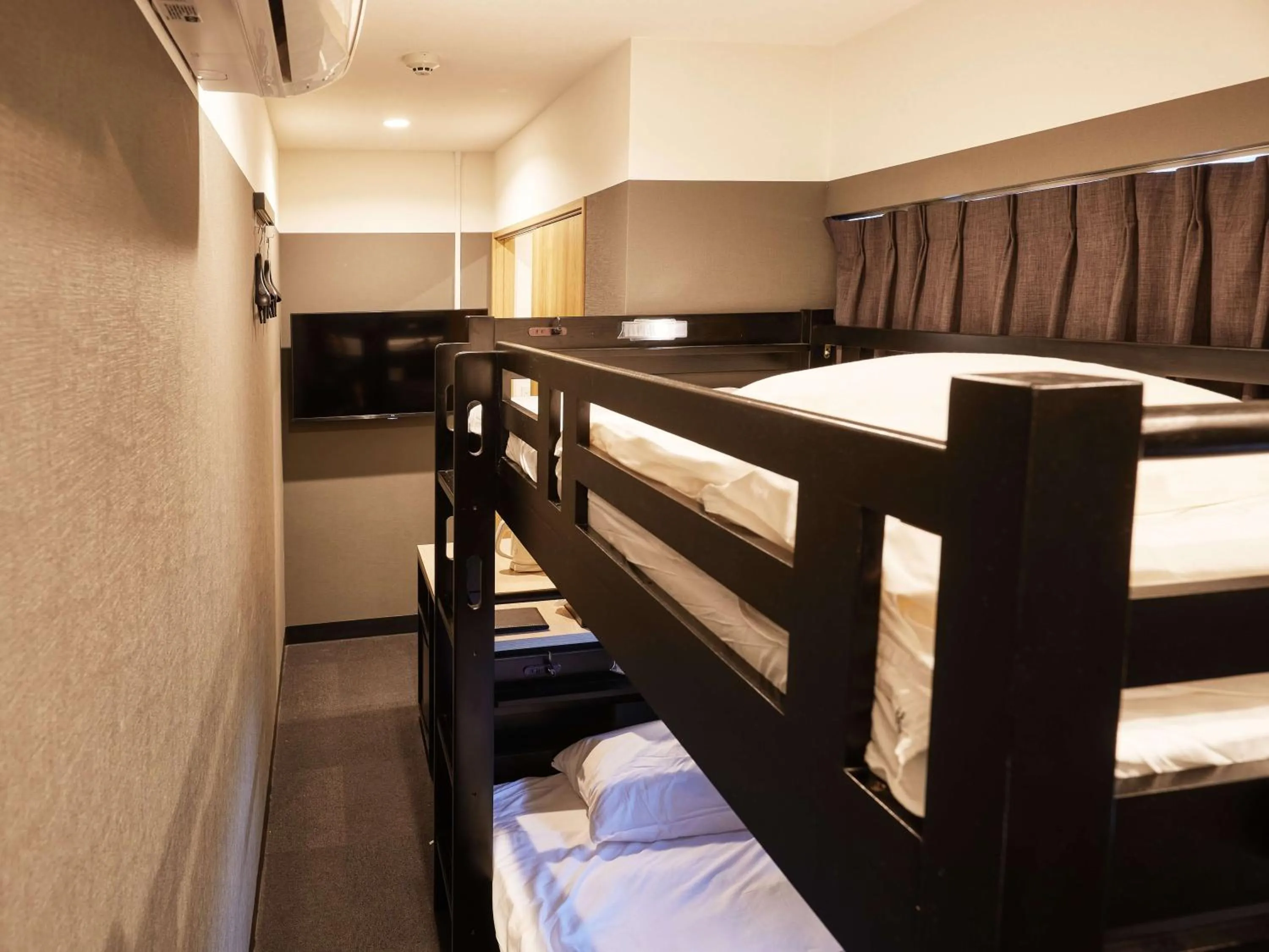 bunk bed, Bed in CABIN&HOTEL CONSTANT NAHA
