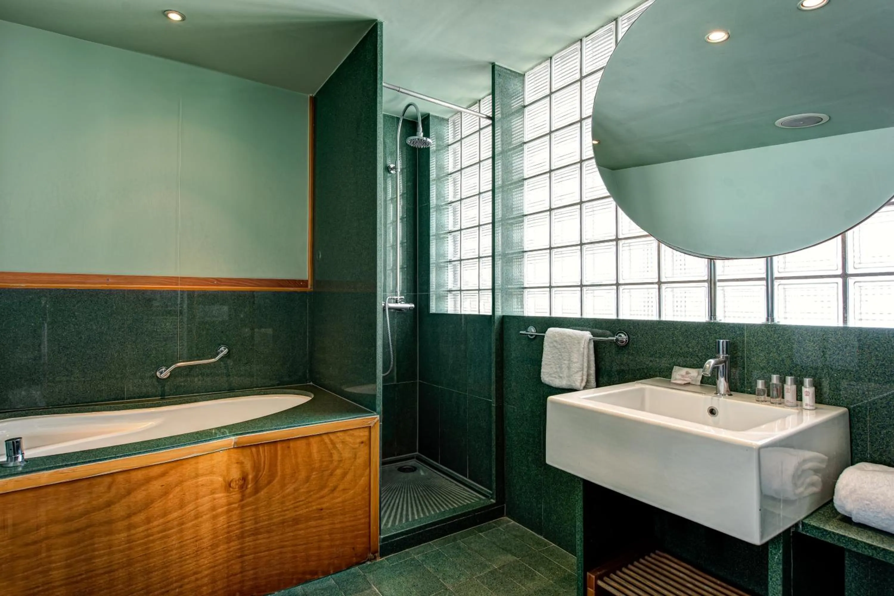Bathroom in Towers Hotel Stabiae Sorrento Coast
