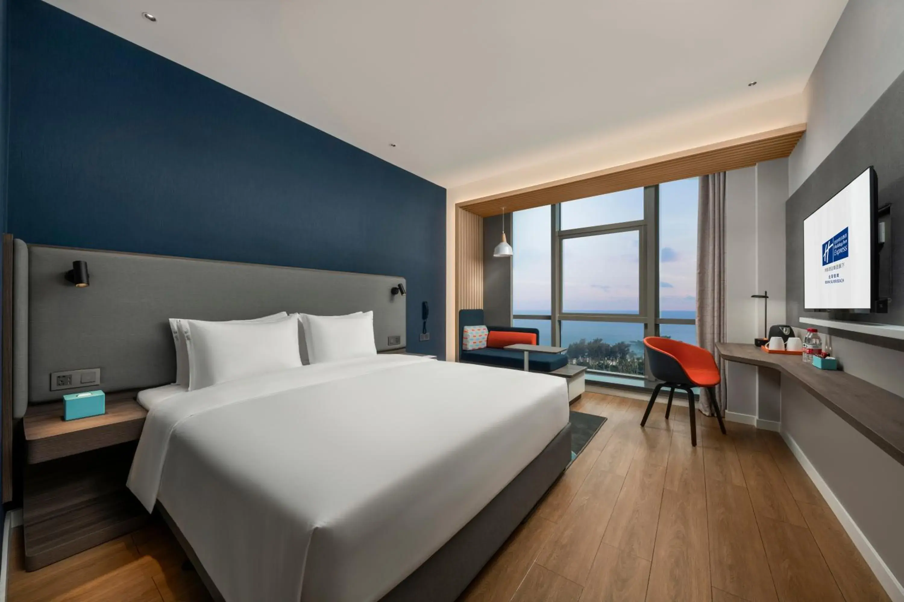 Standard King Room with Ocean View -High Floor in Holiday Inn Express Beihai Silver Beach by IHG Standard King Room with Ocean View -High Floor in Holiday Inn Express Beihai Silver Beach by IHG