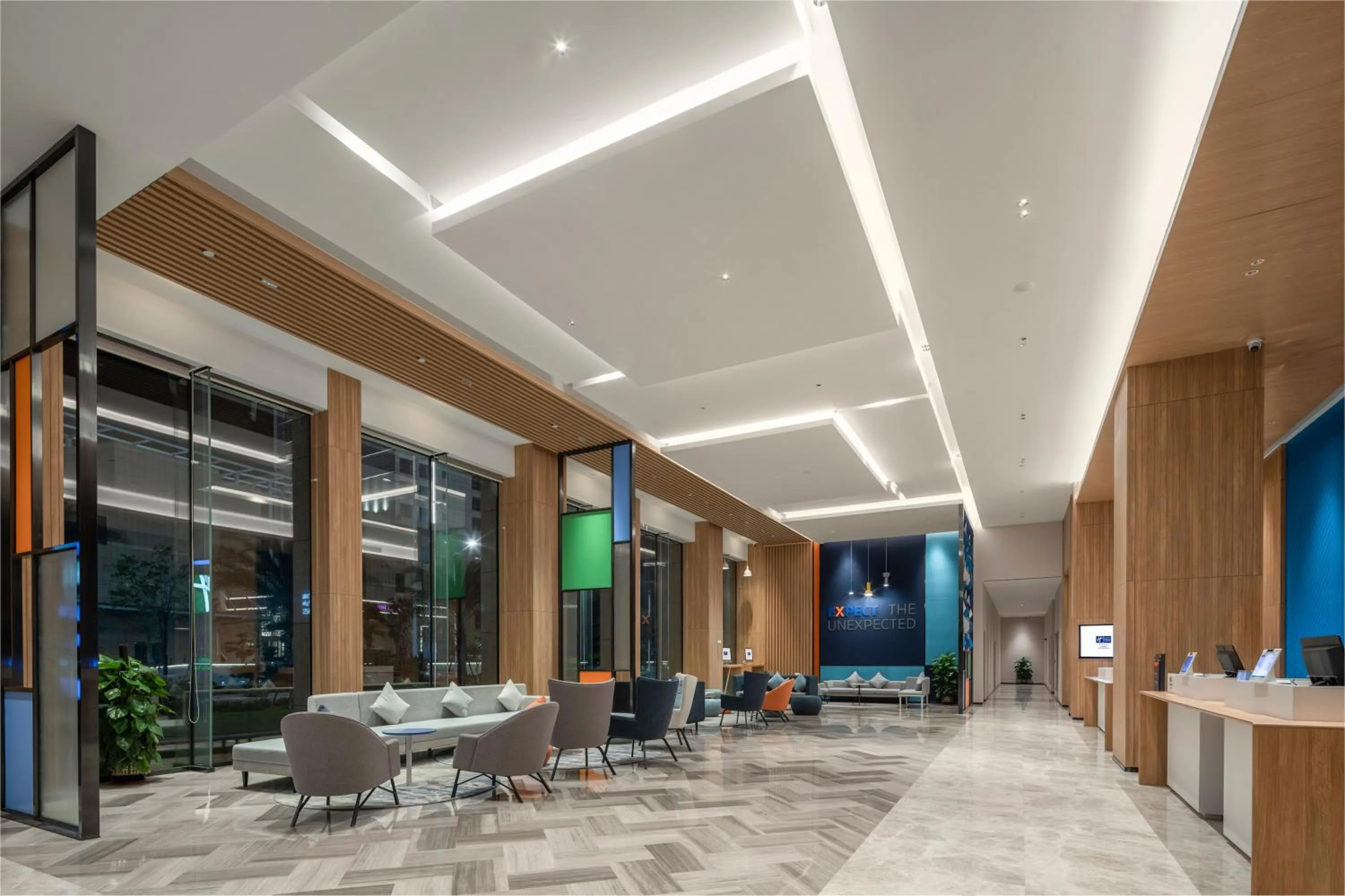 Lobby or reception in Holiday Inn Express Beihai Silver Beach by IHG