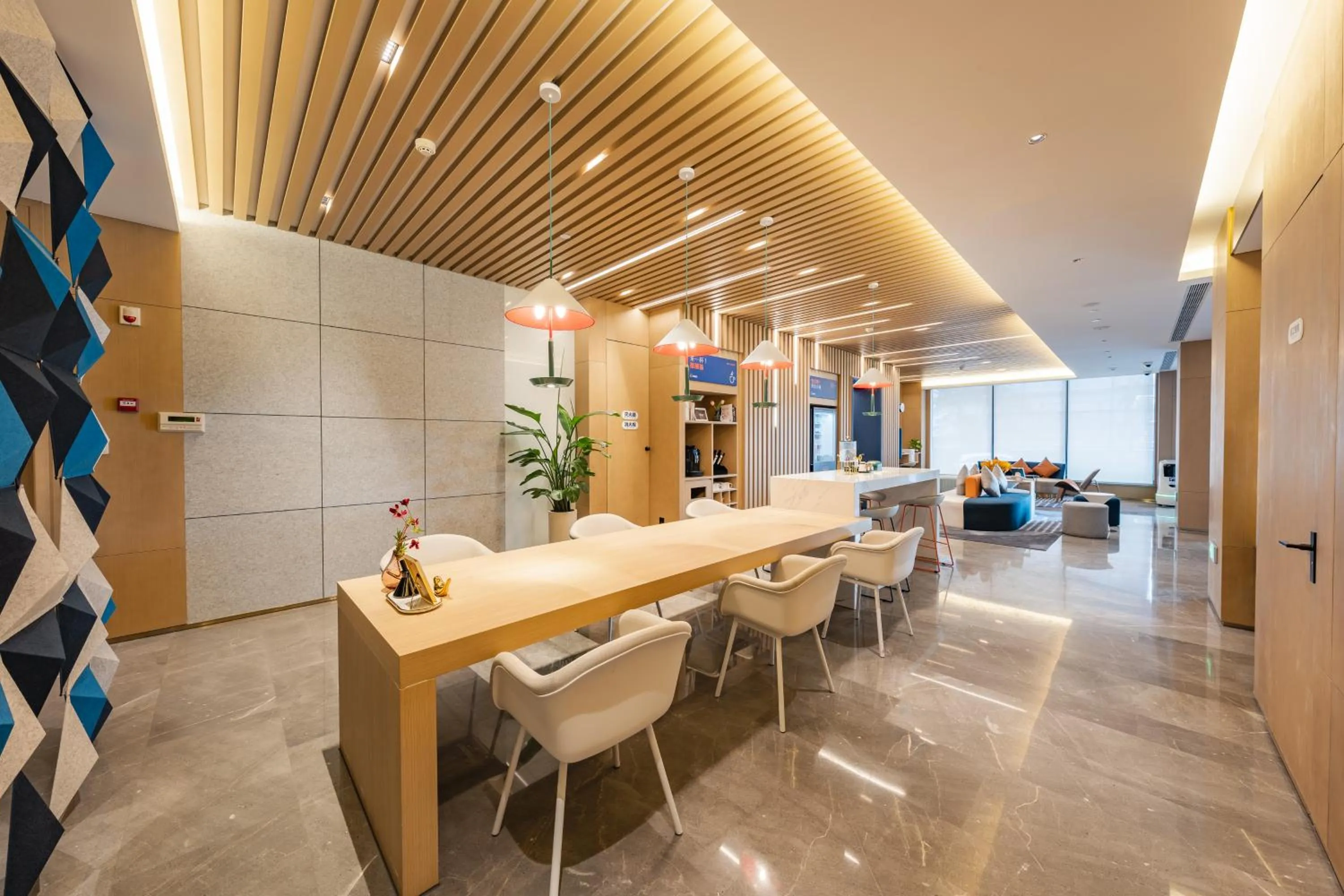 Lobby or reception in Holiday Inn Express Shanghai Expo Centre by IHG