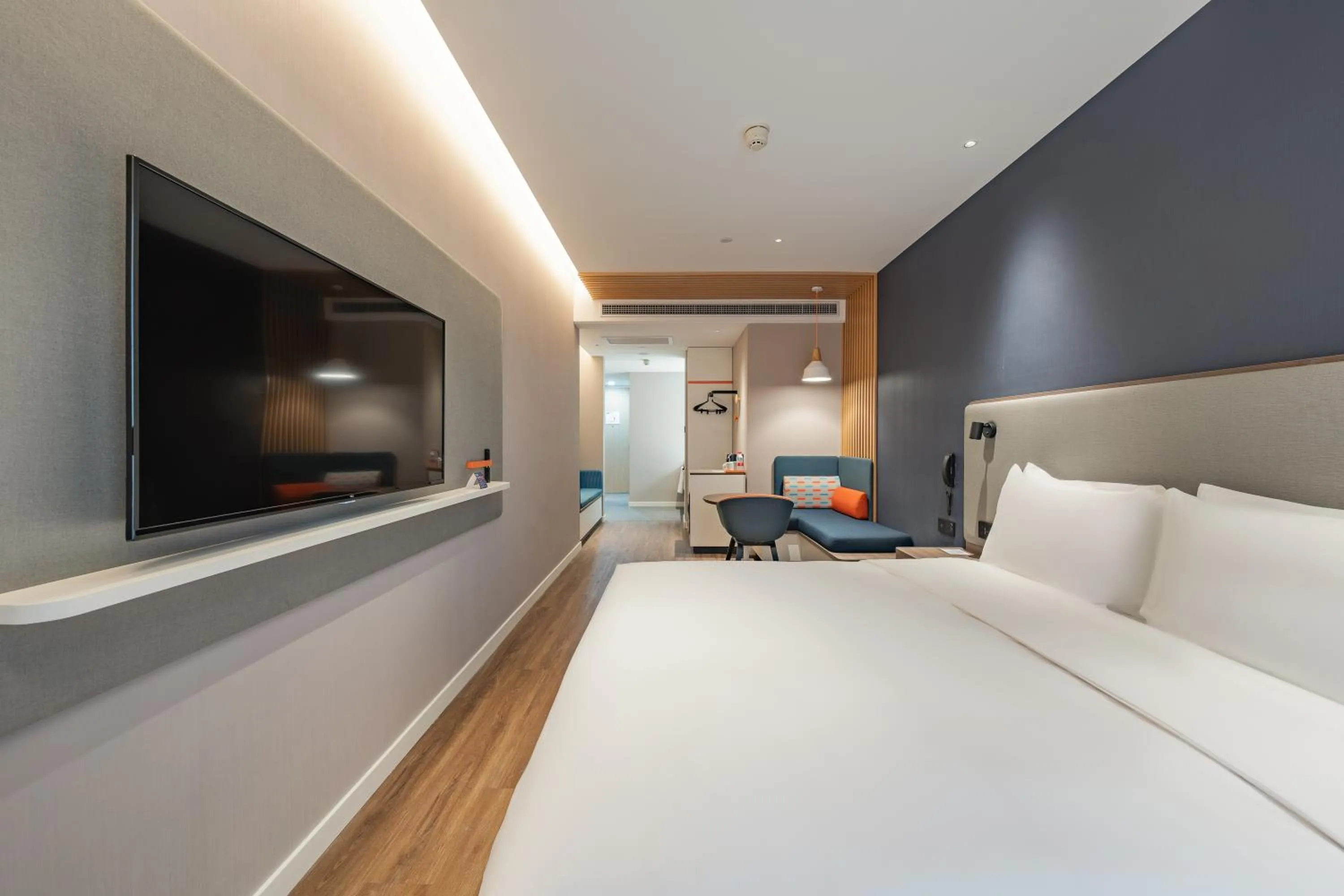 Superior Room in Holiday Inn Express Shanghai Expo Centre by IHG