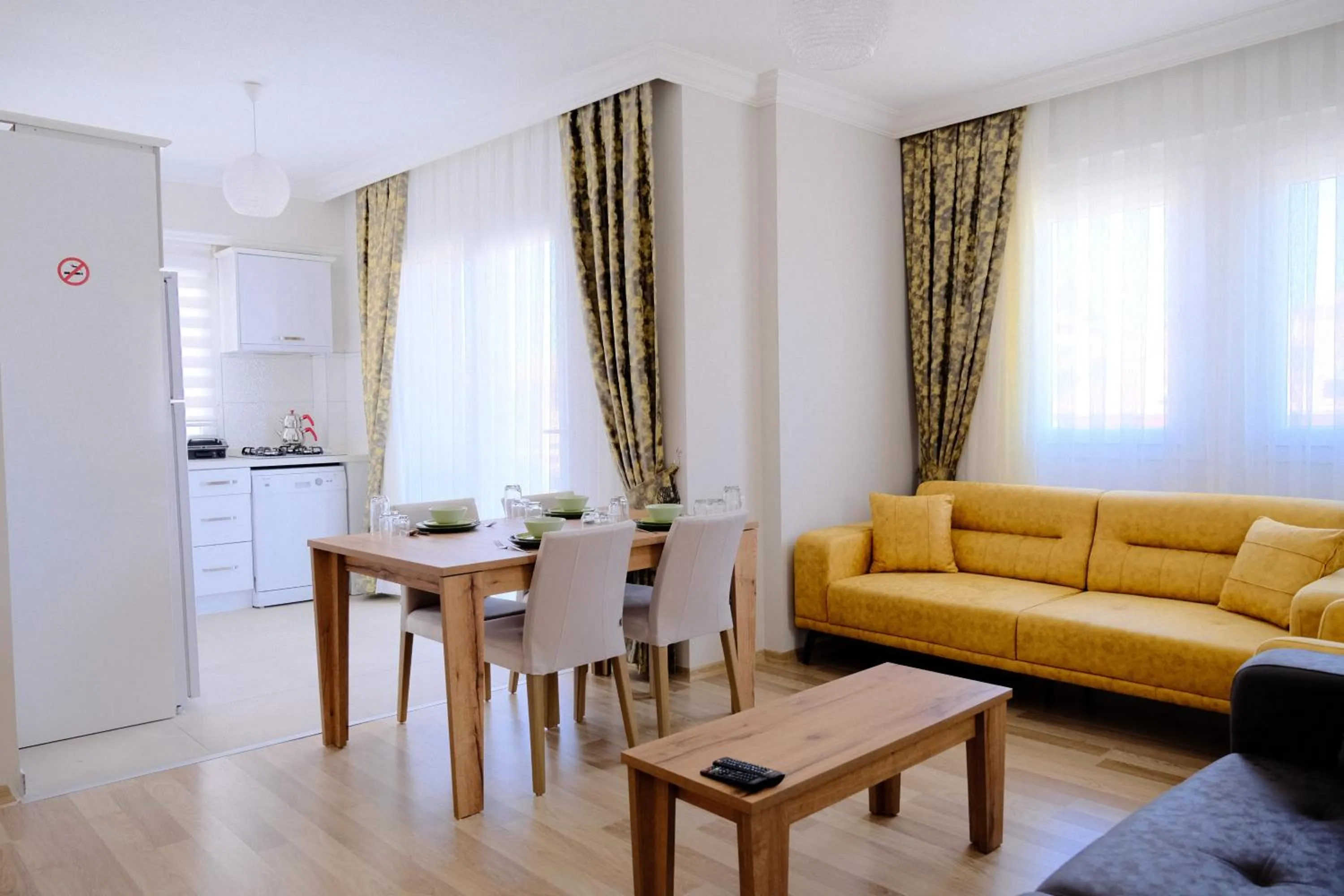 Living room in Ozgur City Residence