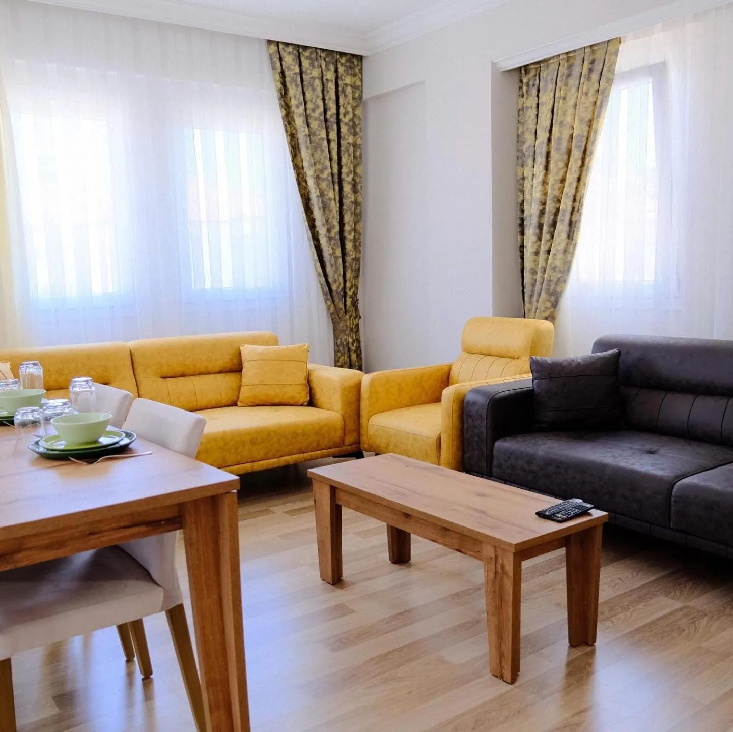 Living room in Ozgur City Residence