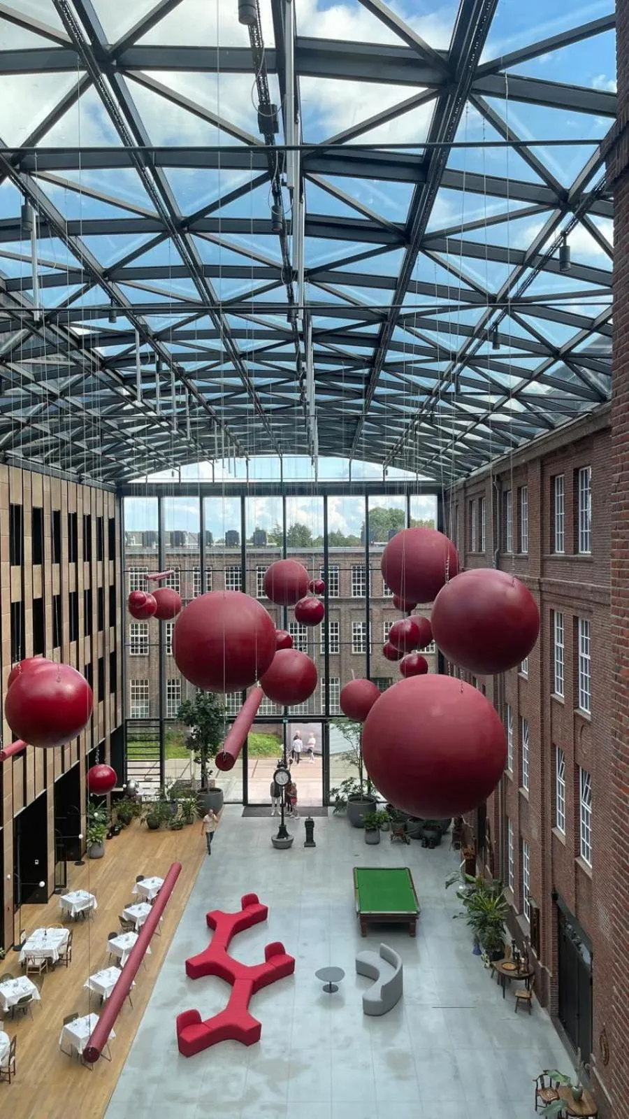 Communal lounge/ TV room in Fletcher Hotel-Restaurant Oisterwijk-Tilburg