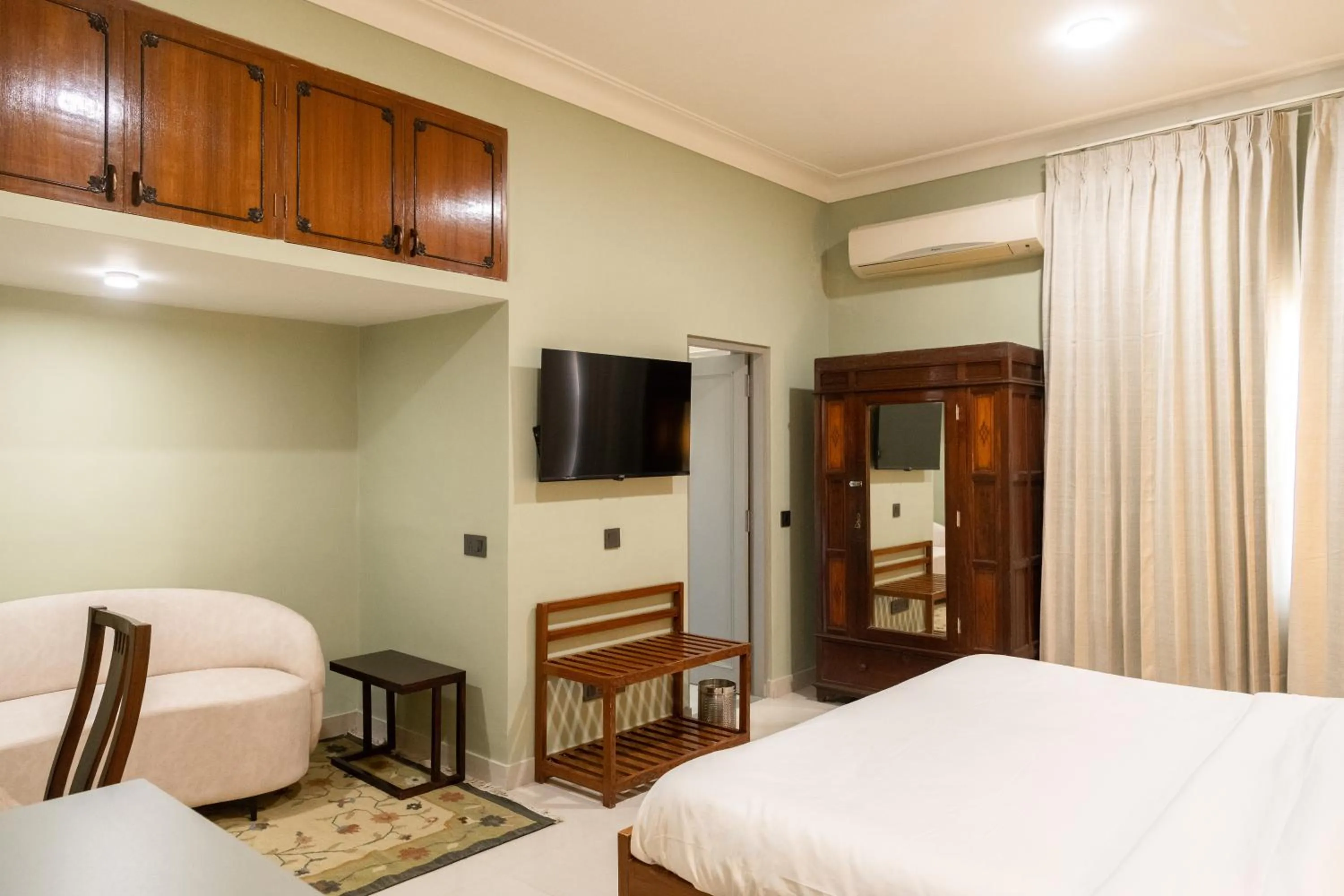 Bedroom, Bed in Girisadan - A City Centre Boutique Hotel