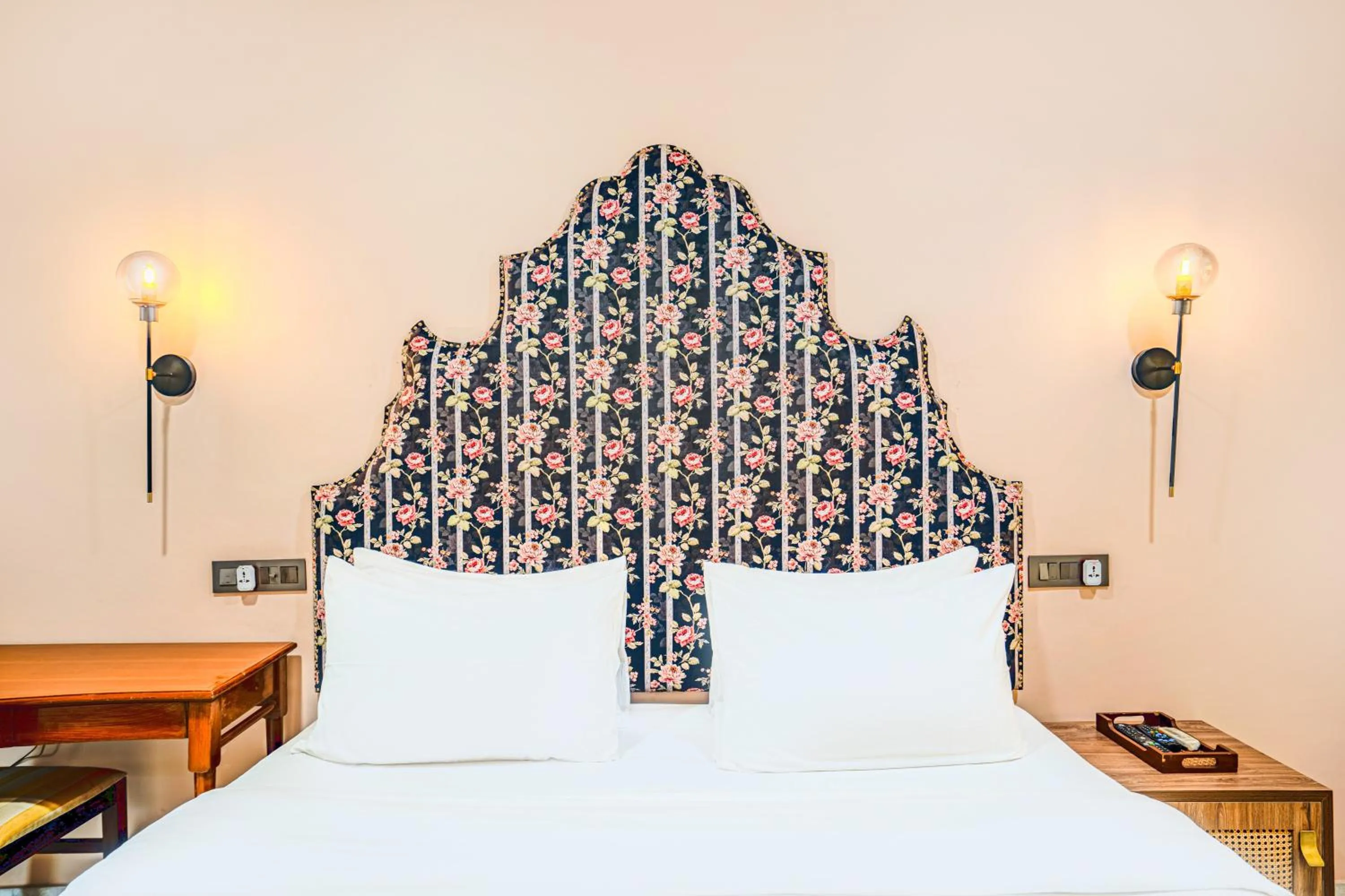 Bed in Girisadan - A City Centre Boutique Hotel