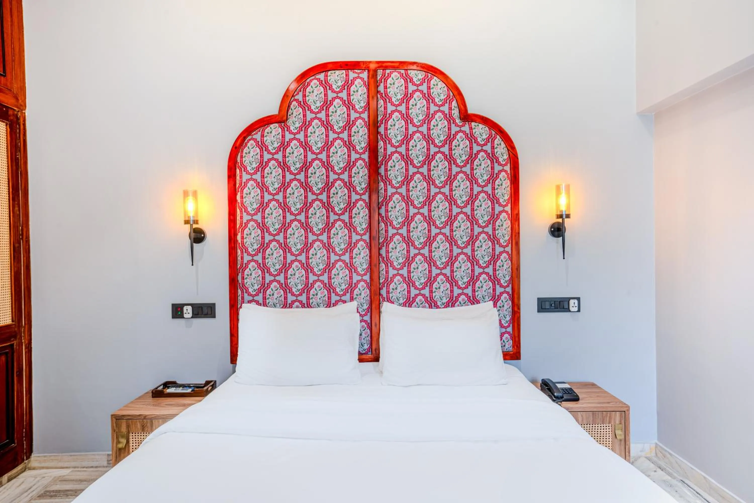 Bed in Girisadan - A City Centre Boutique Hotel