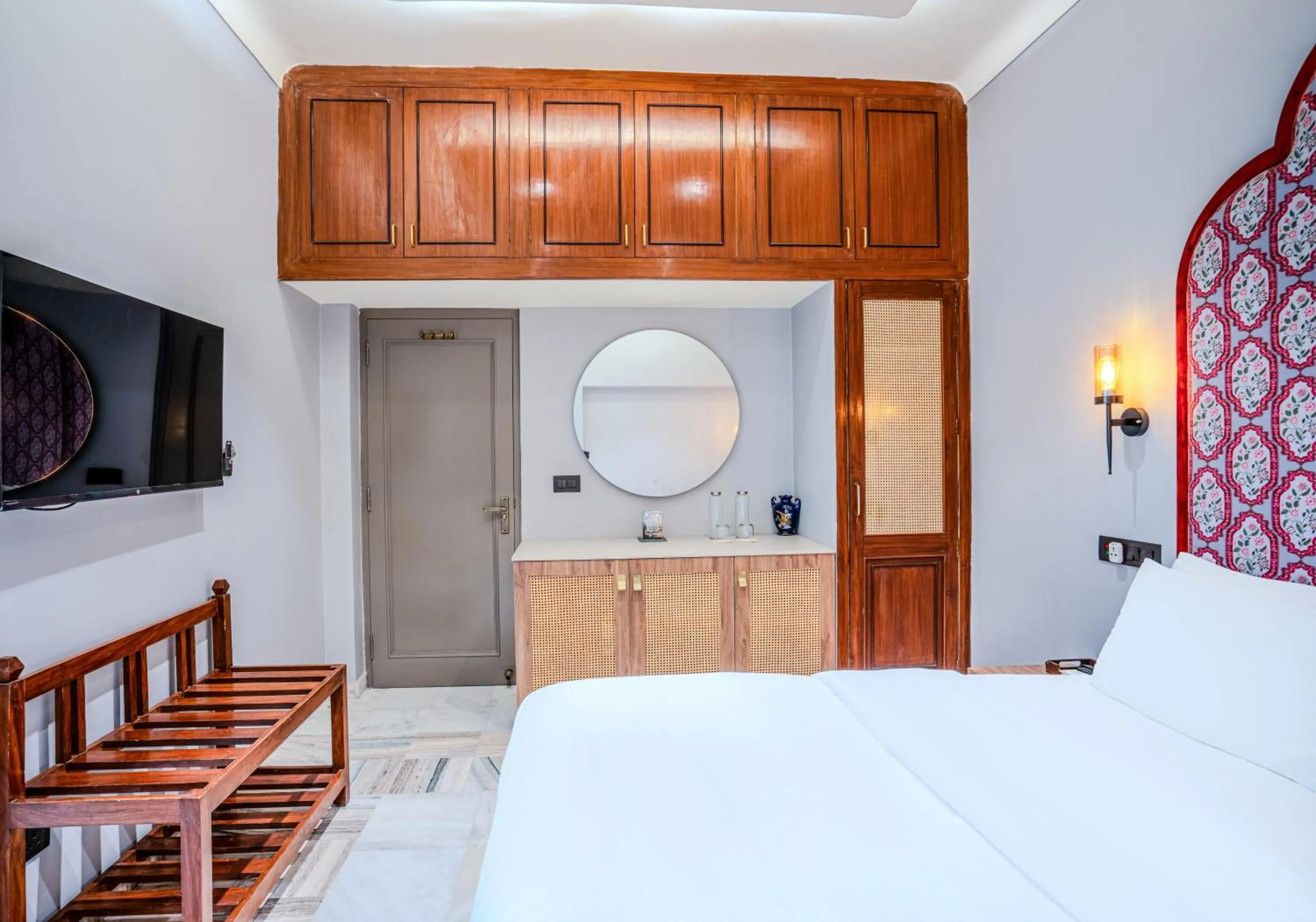 Bed in Girisadan - A City Centre Boutique Hotel