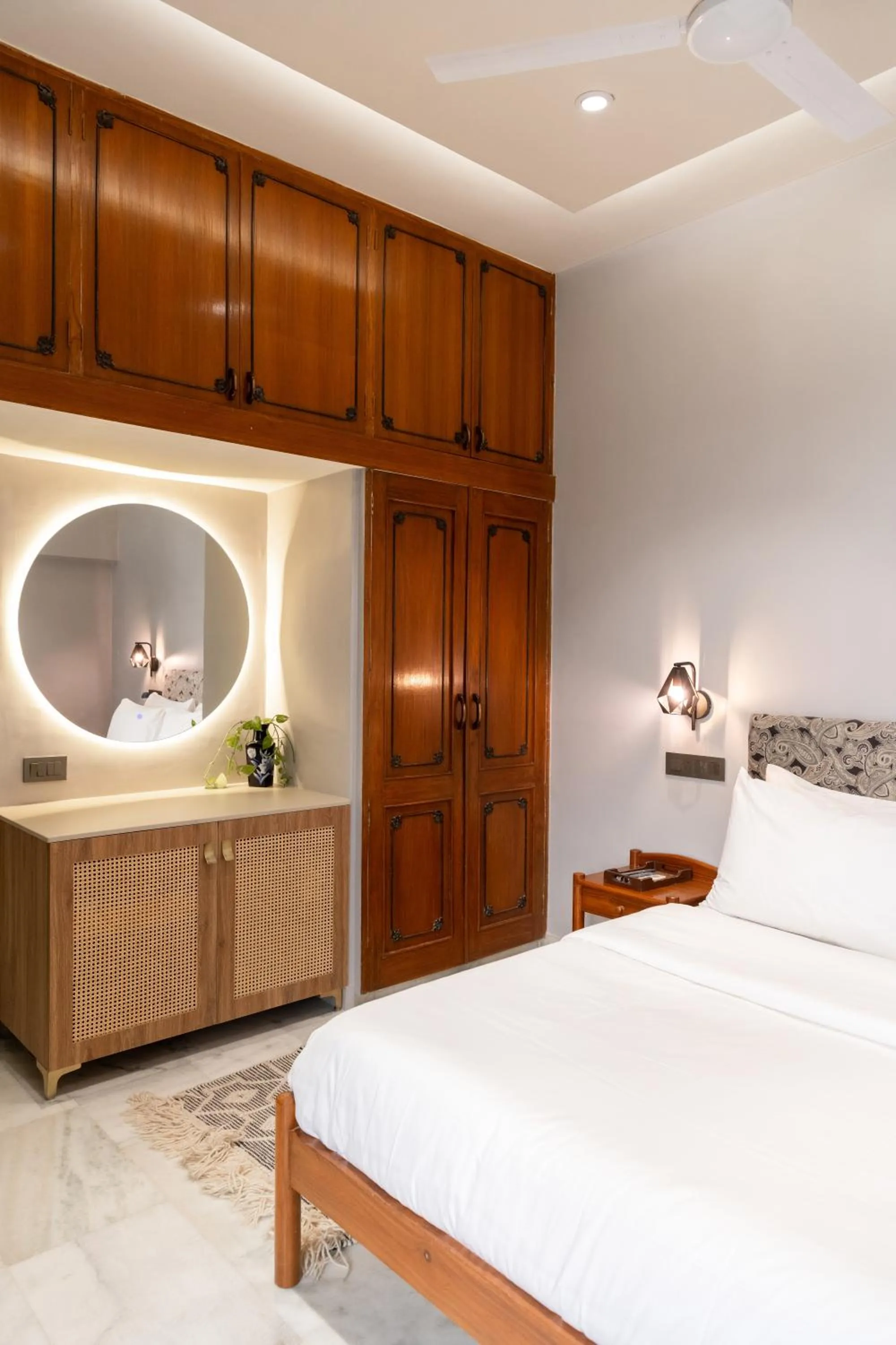 Bed in Girisadan - A City Centre Boutique Hotel