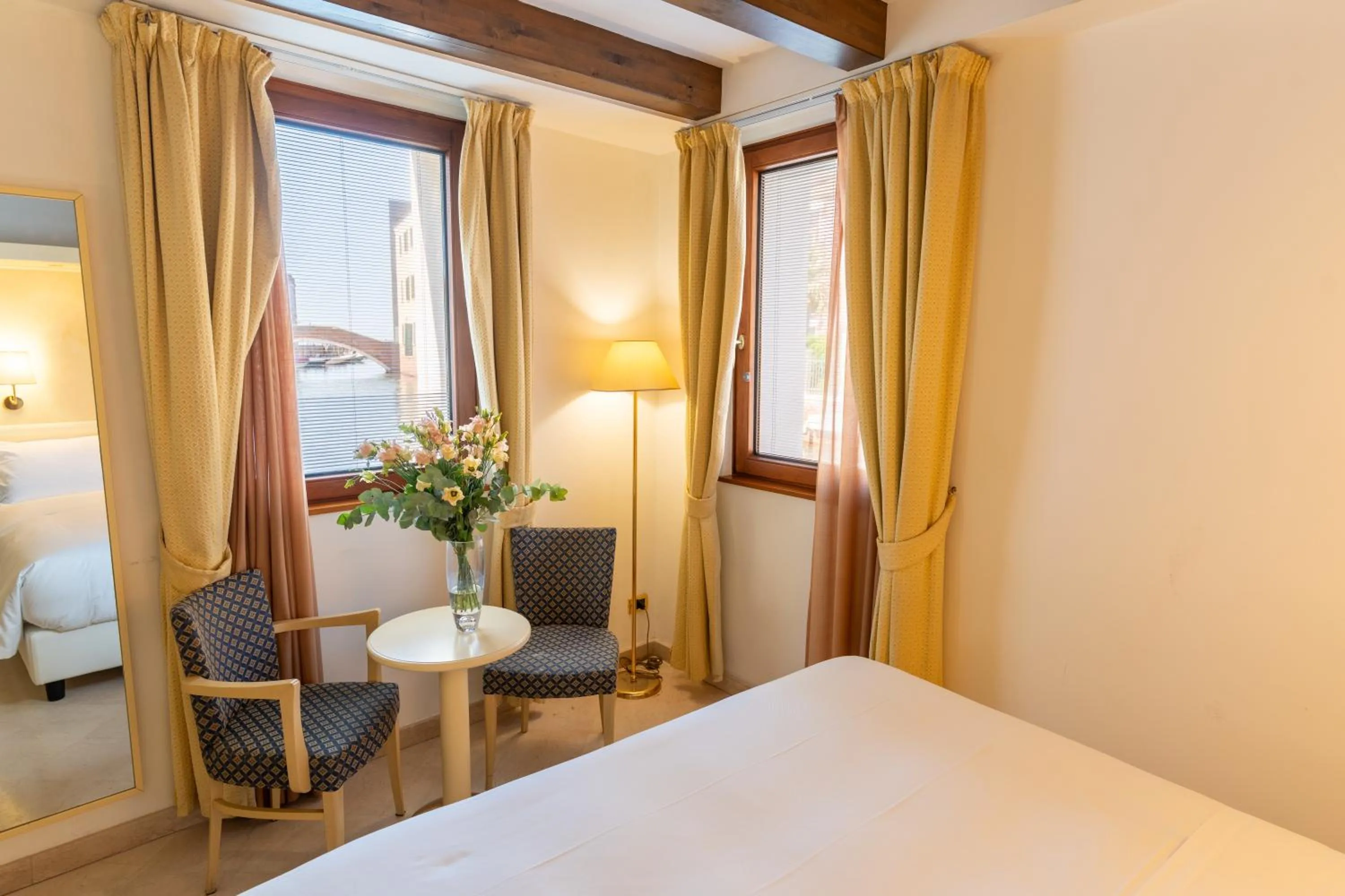 Living room, Bed in Hotel Giudecca Venezia
