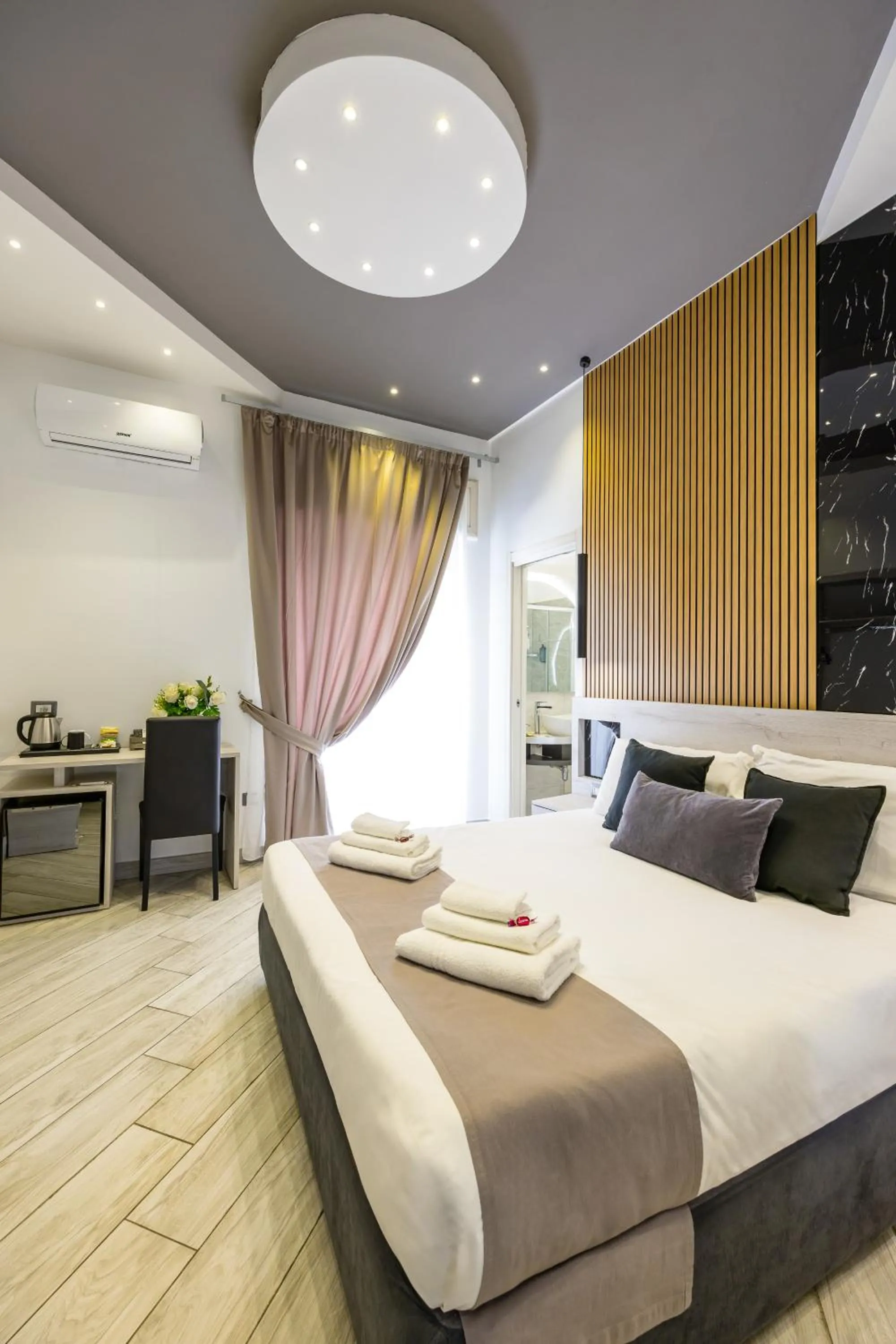 Bed in Hotel Bella Napoli