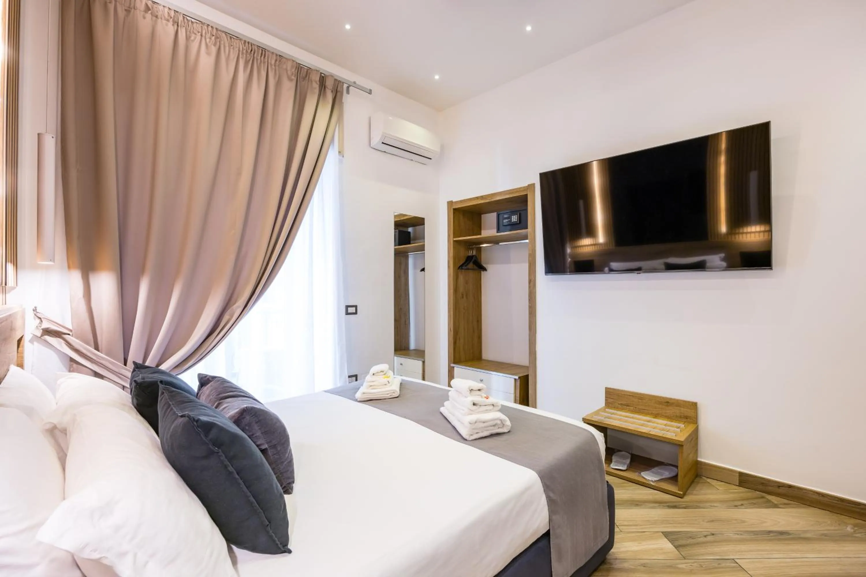 Bed in Hotel Bella Napoli