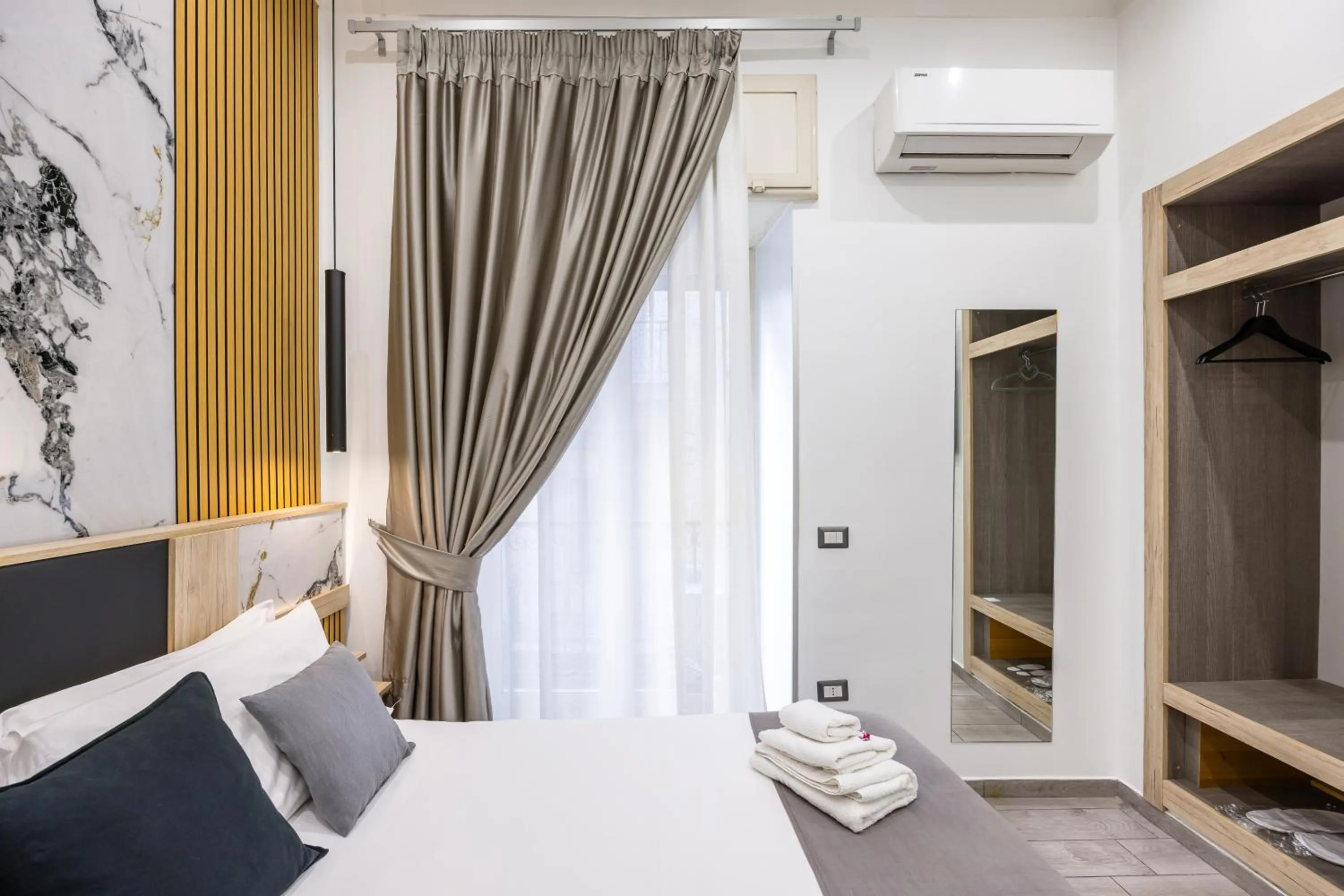 Bed in Hotel Bella Napoli