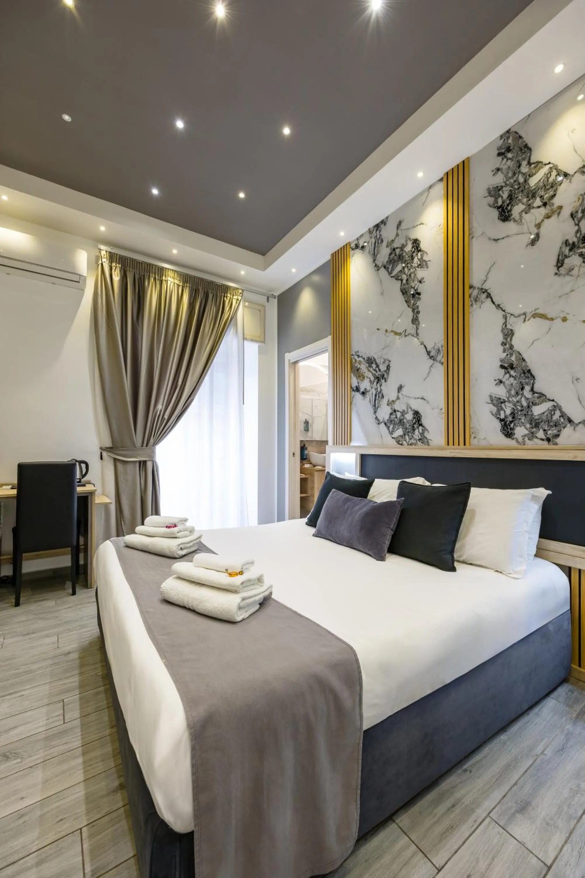 Bed in Hotel Bella Napoli