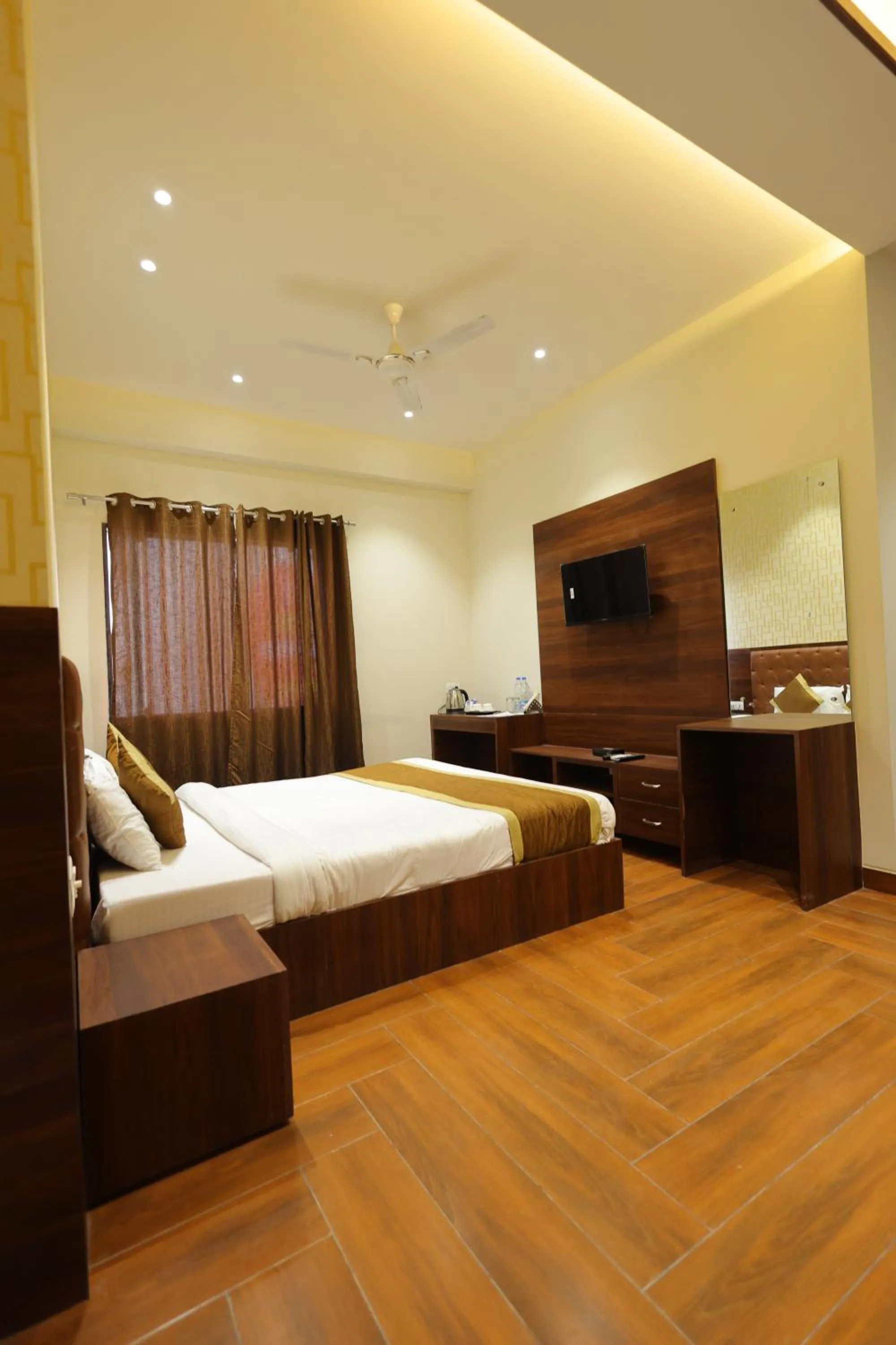 Bedroom, Bed in The Grand Tree Hotel