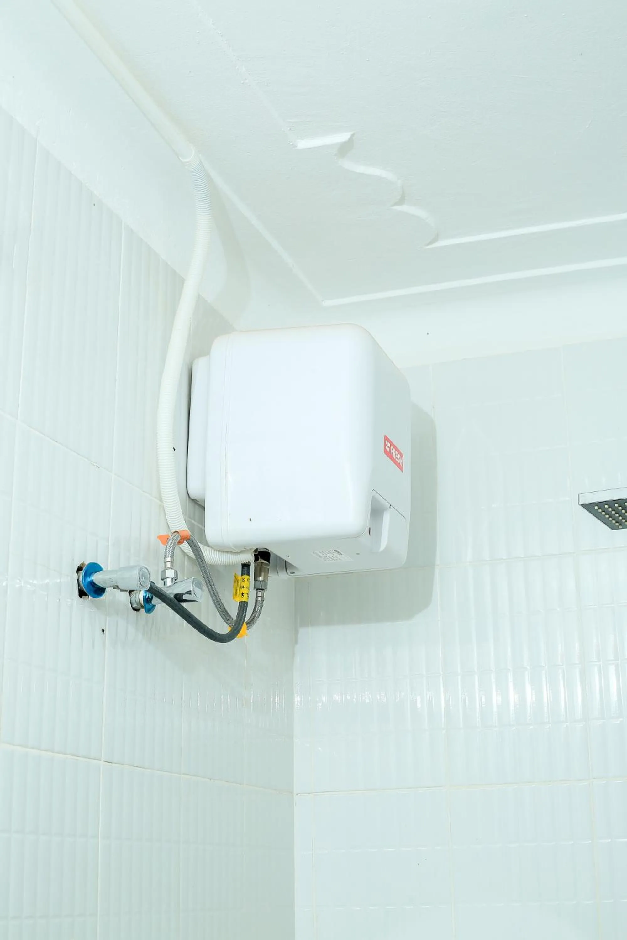 Bathroom in Triple Tee Gardens & Accomodation