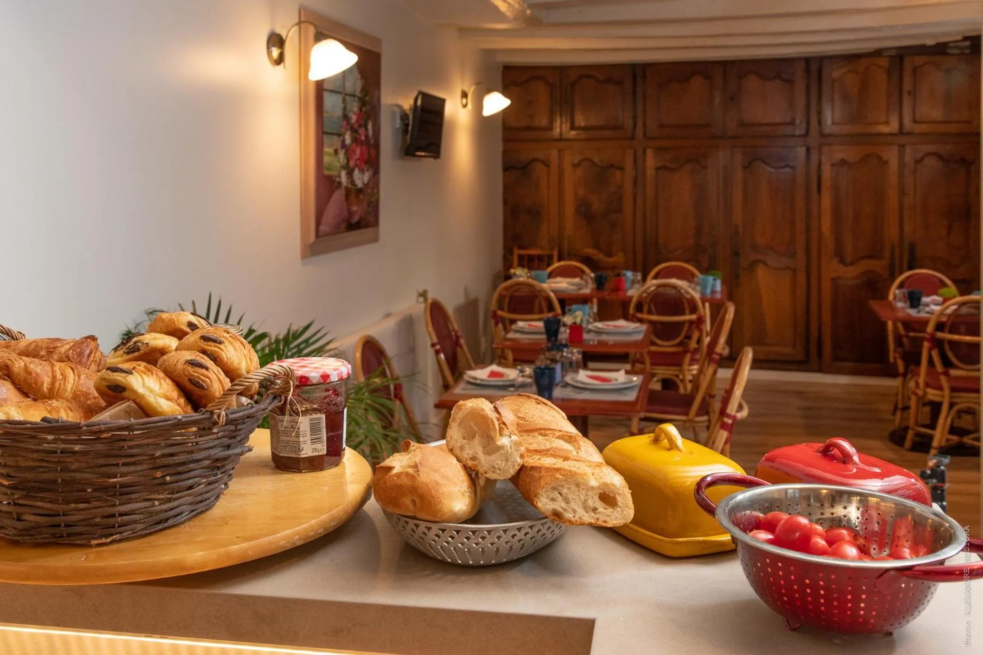 Food and drinks in La Little Maison