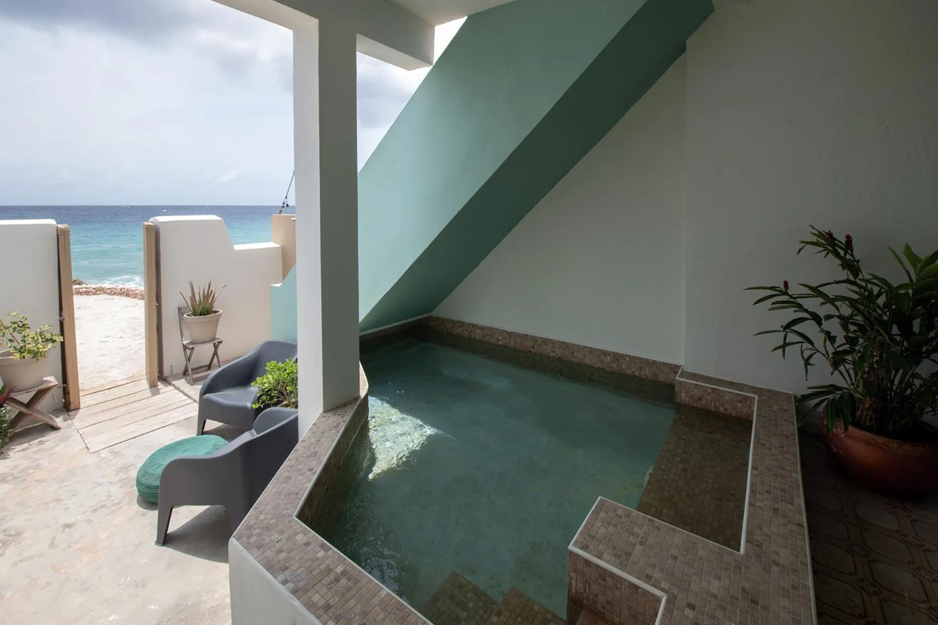 Swimming pool in Wynwood Boutique Hotel