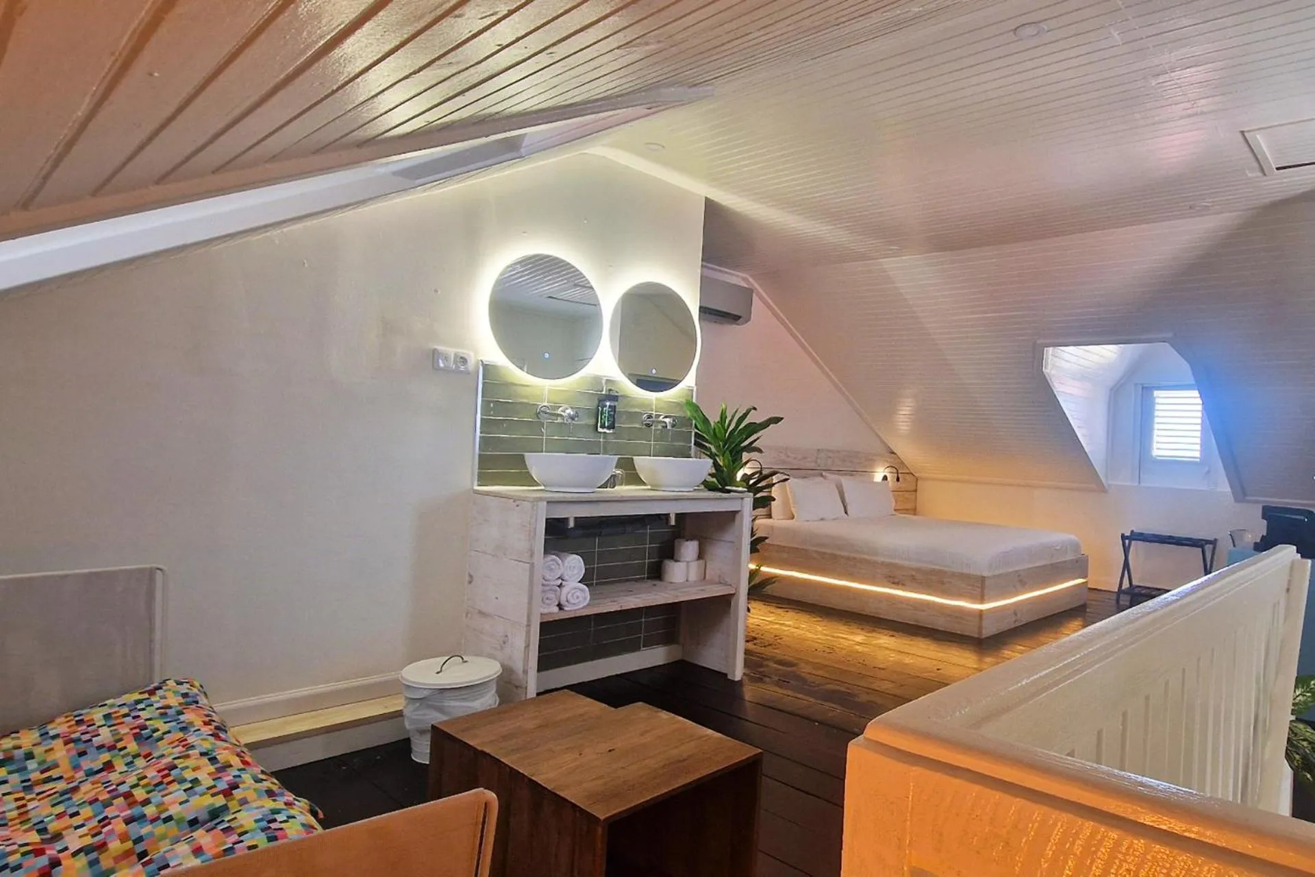 Seating area, Bed in Wynwood Boutique Hotel