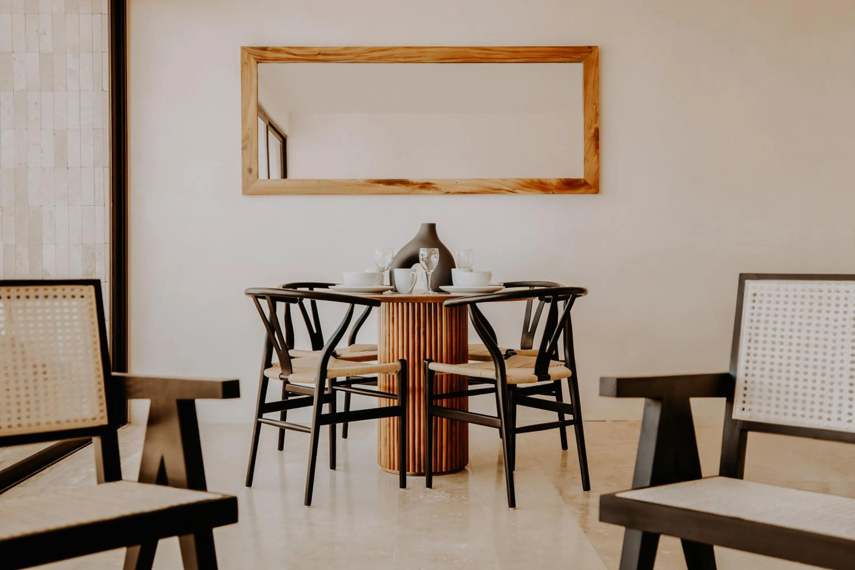 Dining area in Majaro Apartments