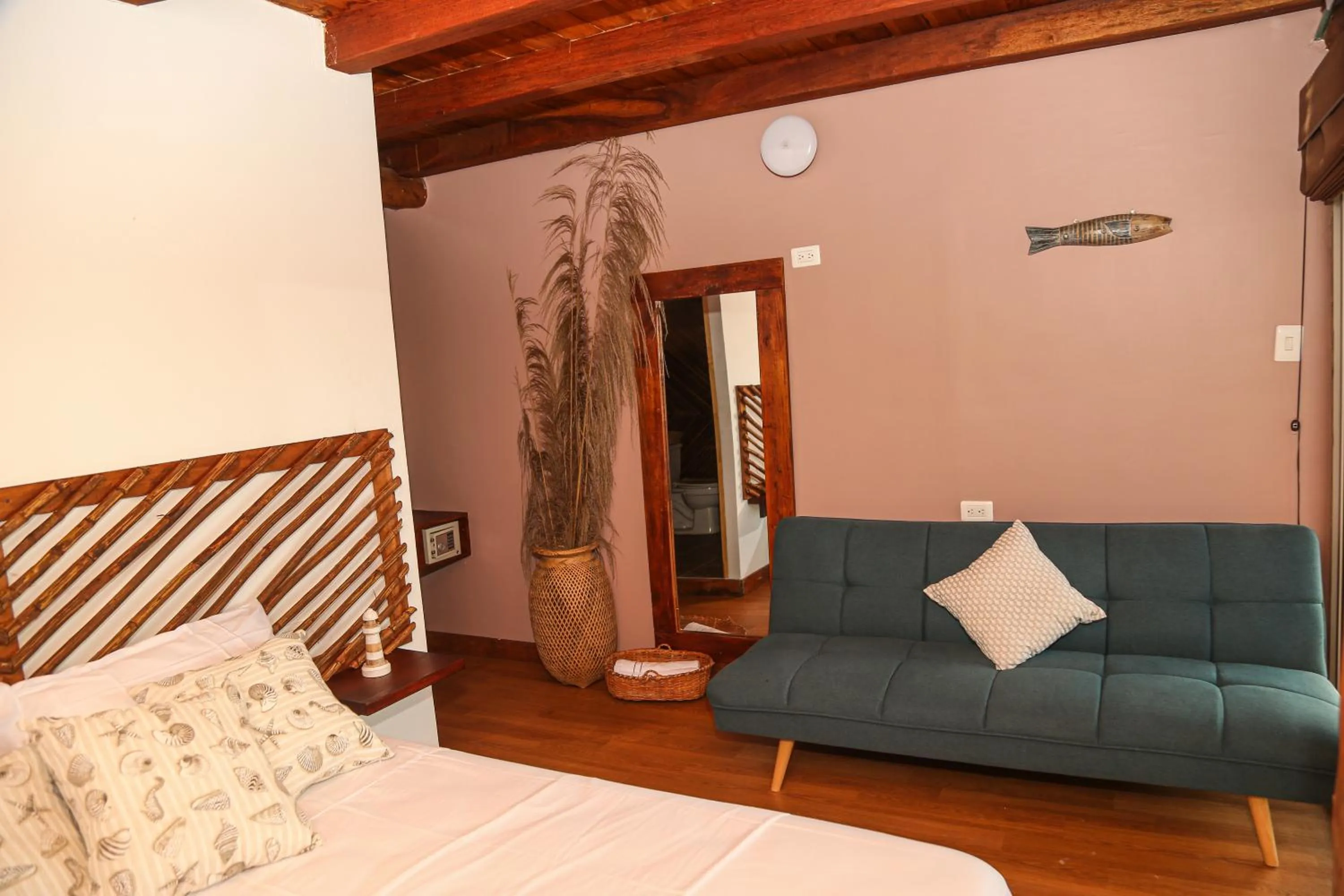 Living room, Bed in Soy Local Barú