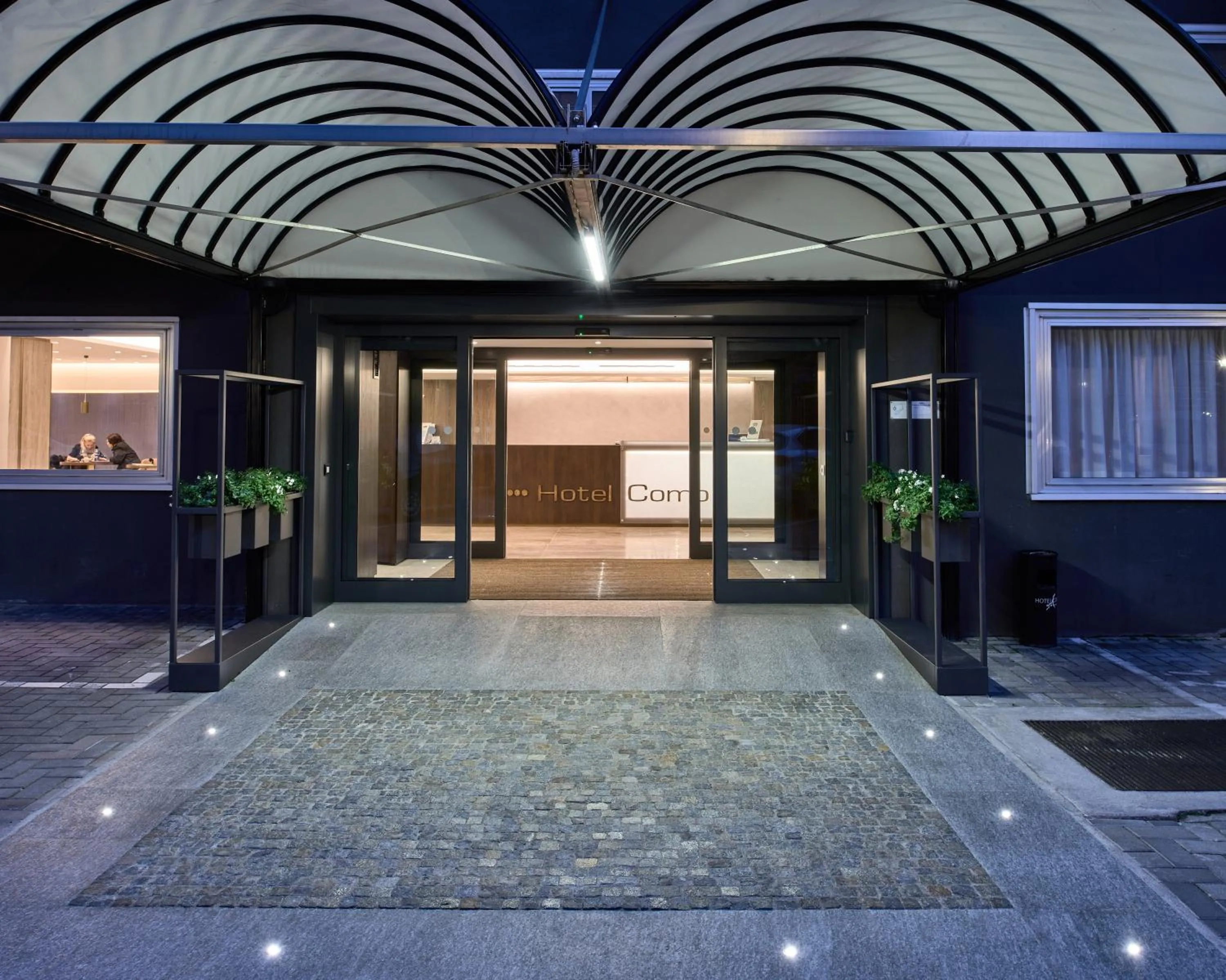 Facade/entrance in Hotel Como