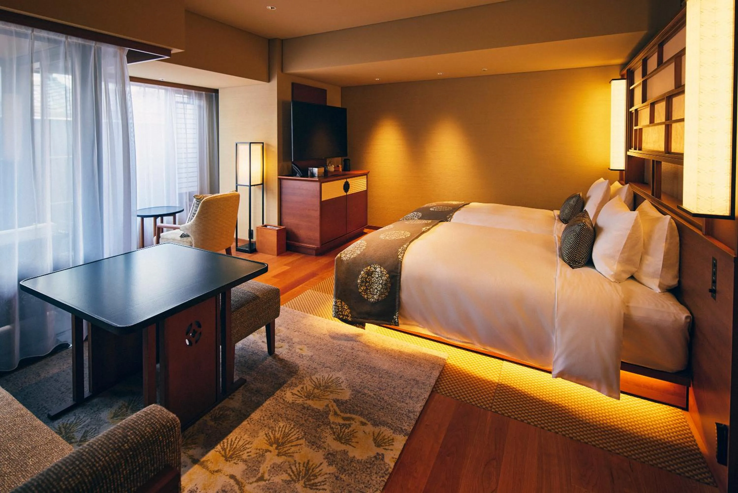 Dining area, Bed in Sora Niwa Terrace Kyoto Bettei