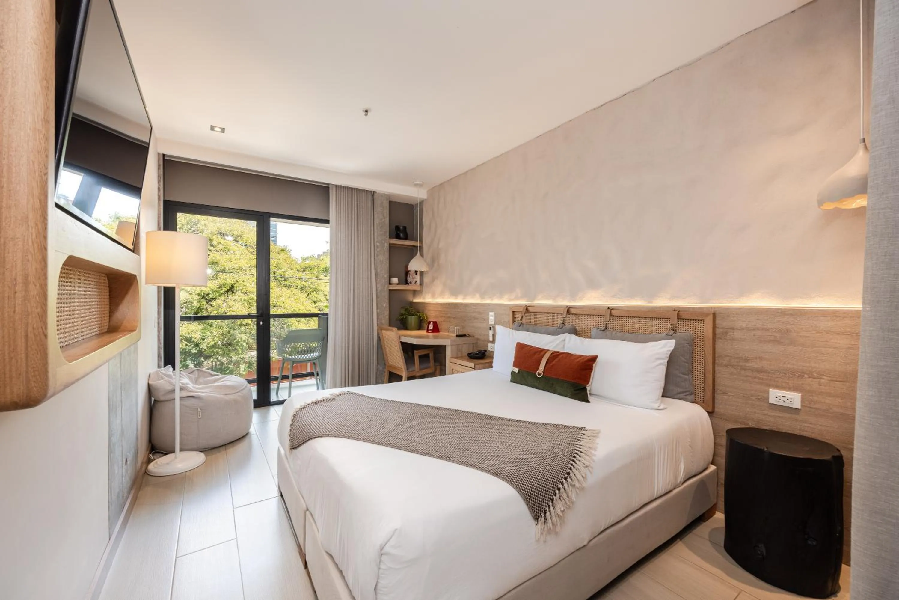 Bedroom, Bed in Landmark Hotel