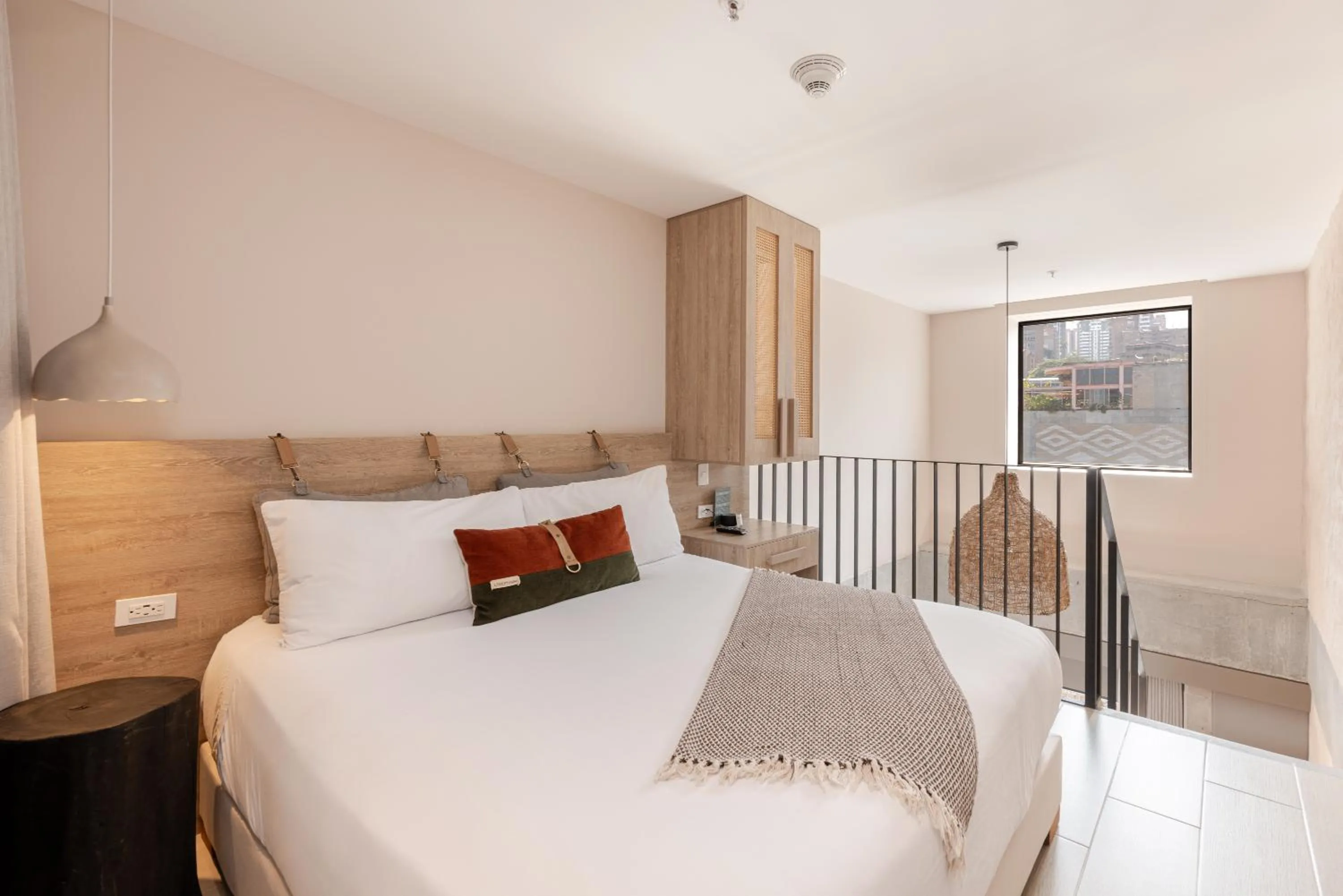 Bedroom, Bed in Landmark Hotel