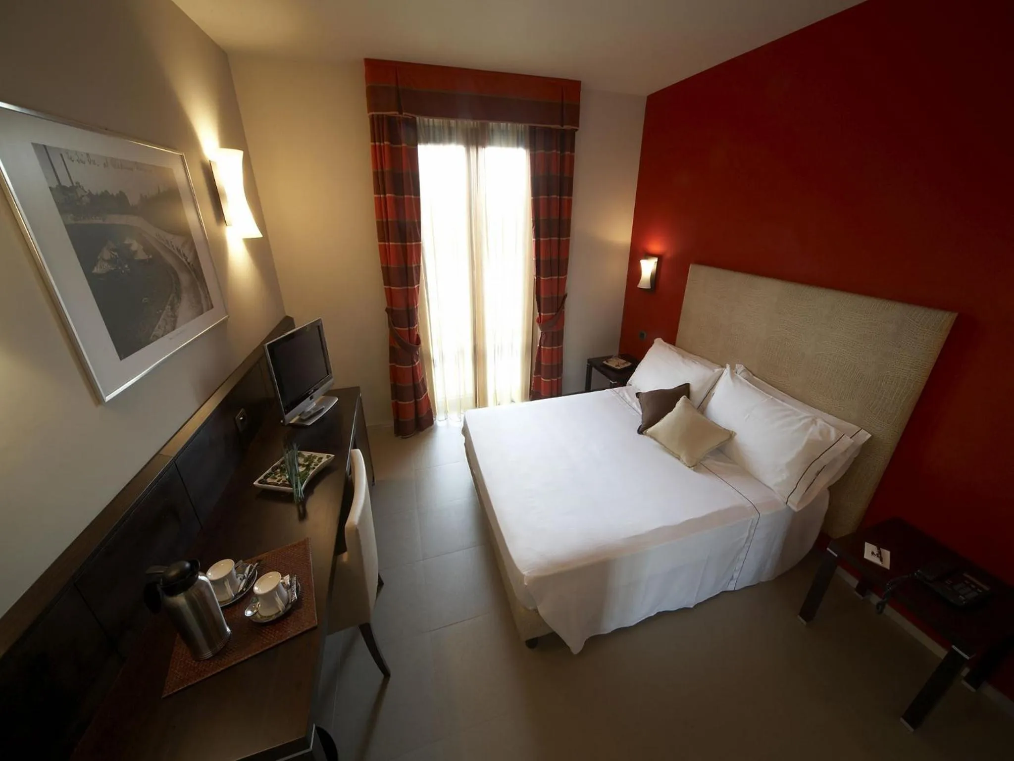 Bedroom, Bed in Hotel Montini Linate Airport