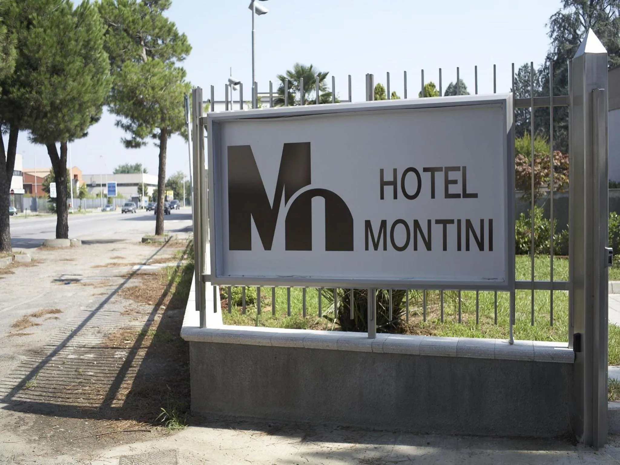 Facade/entrance in Hotel Montini Linate Airport