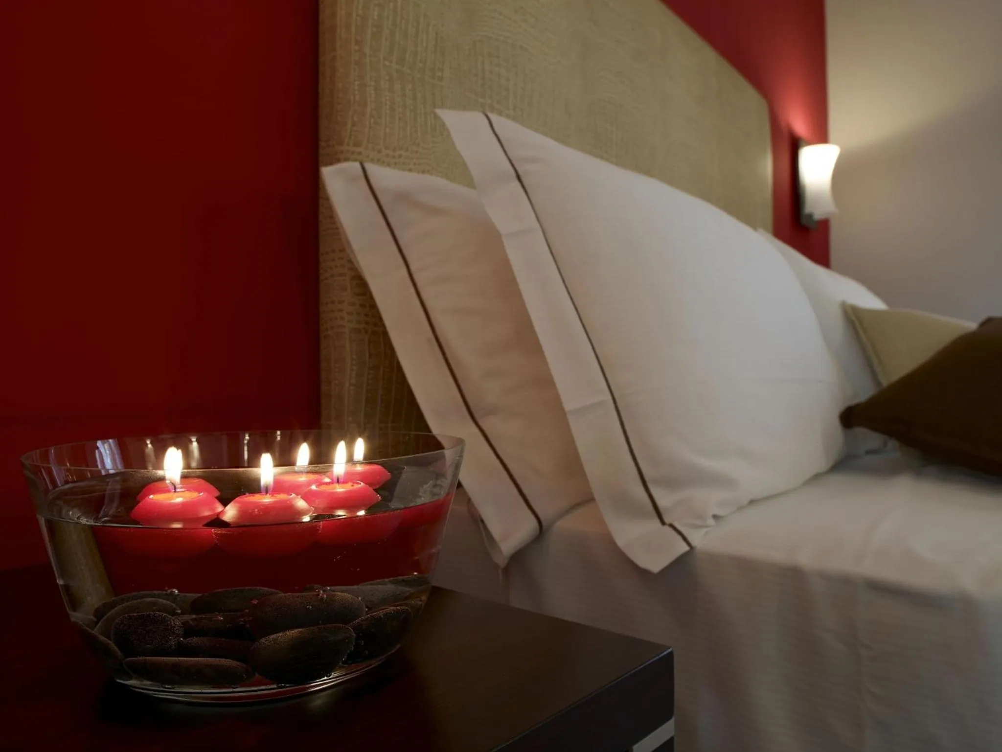 Decorative detail, Bed in Hotel Montini Linate Airport