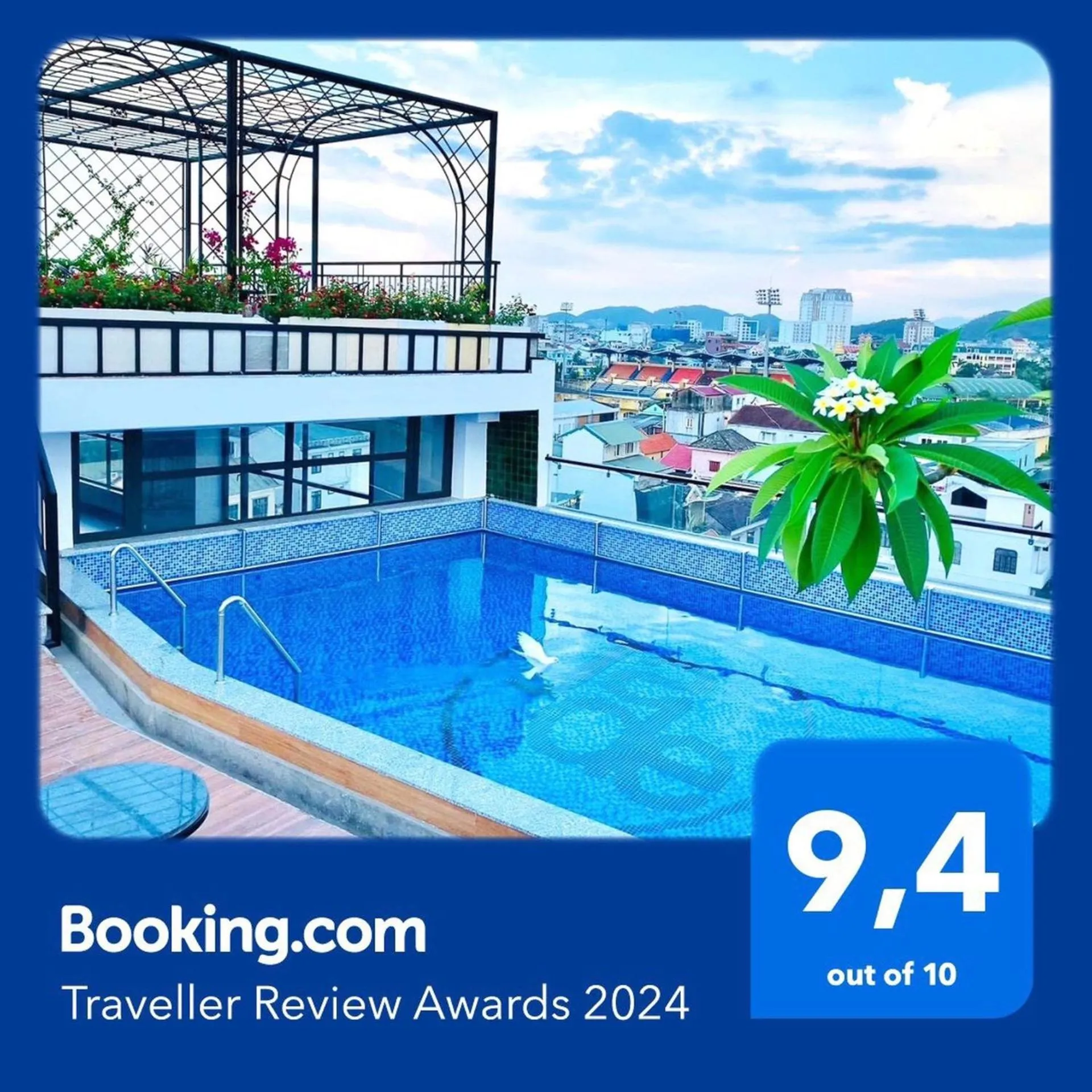 Swimming pool in Jade Scene Hotel