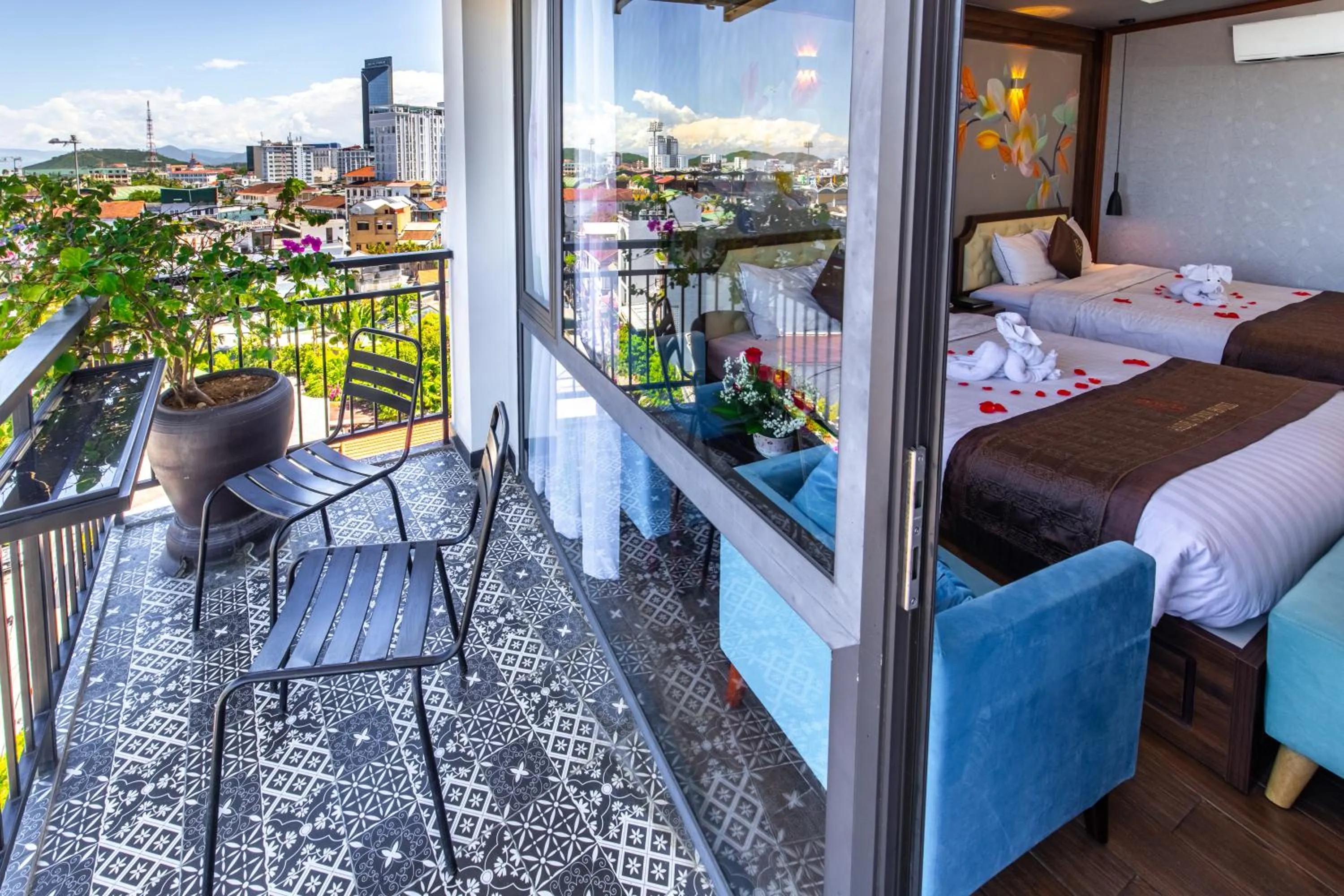 View (from property/room), Bed in Jade Scene Hotel