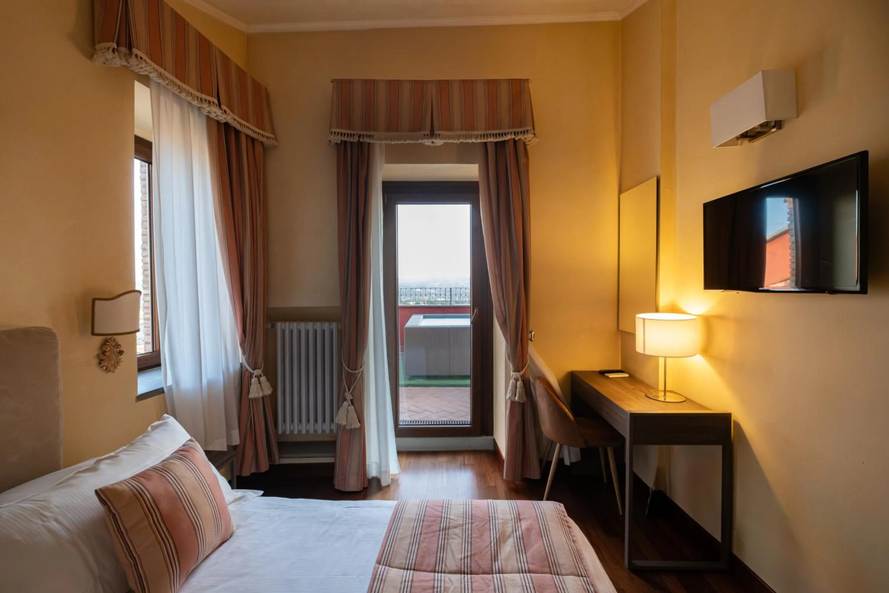 Bed in Bosone Palace