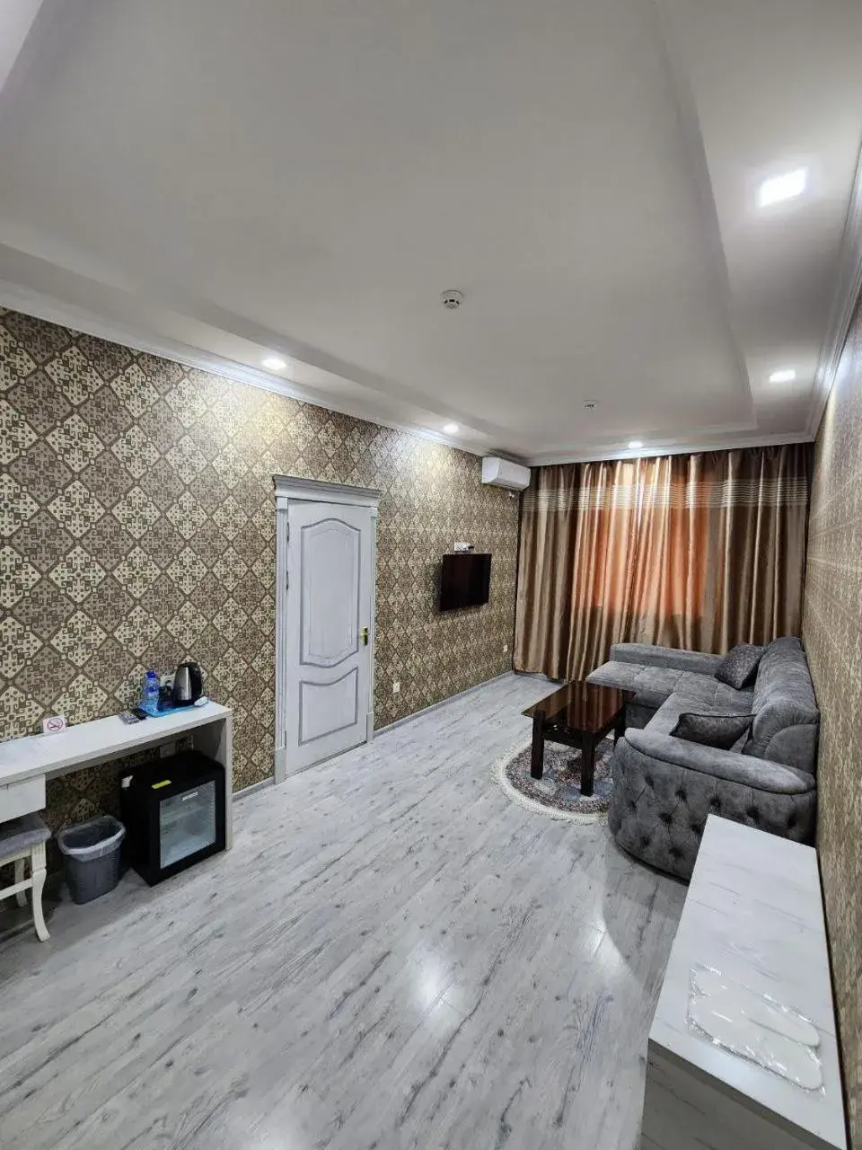 Suite in Summer Hotel Suite in Summer Hotel