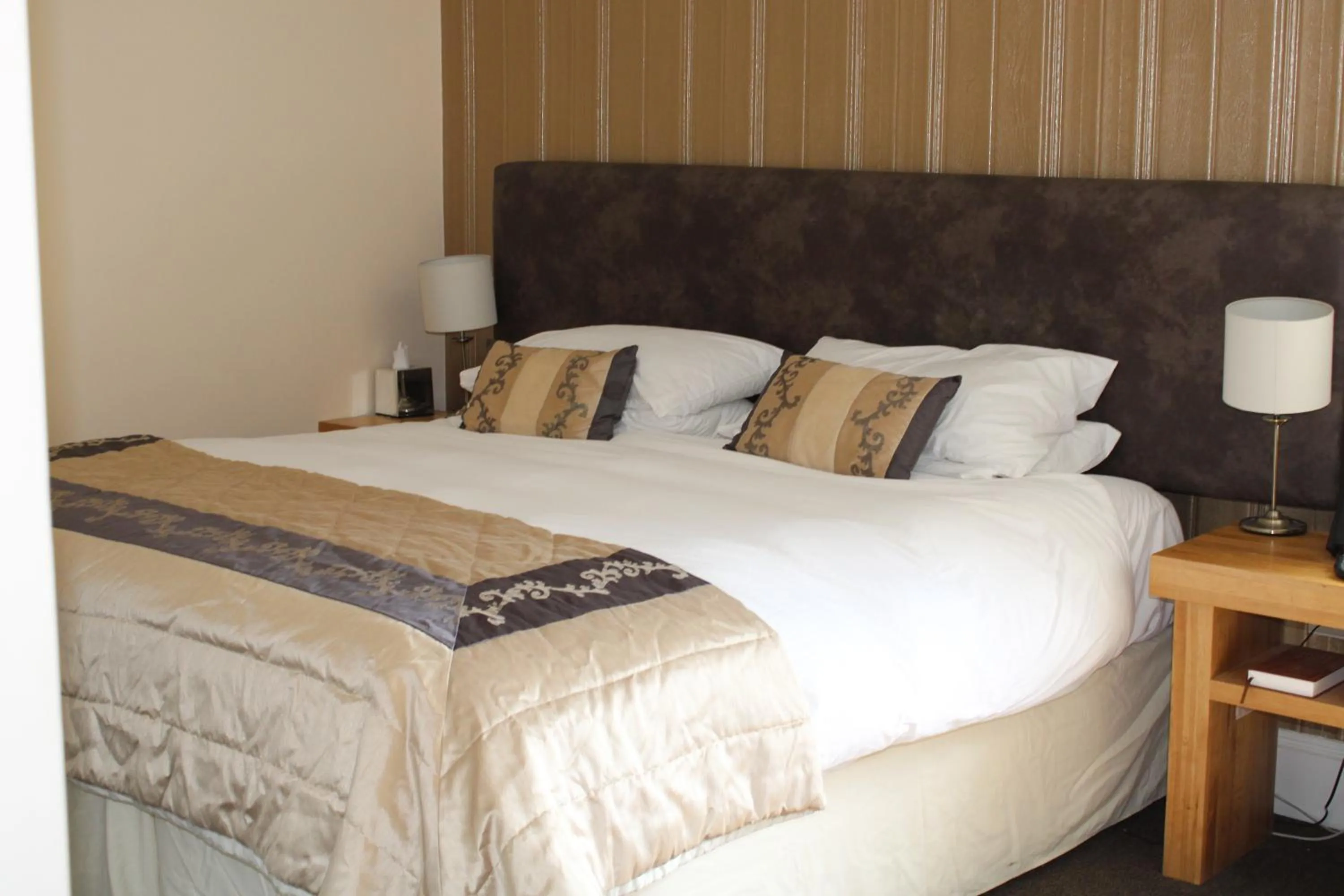 Bed in The Aberlour Hotel