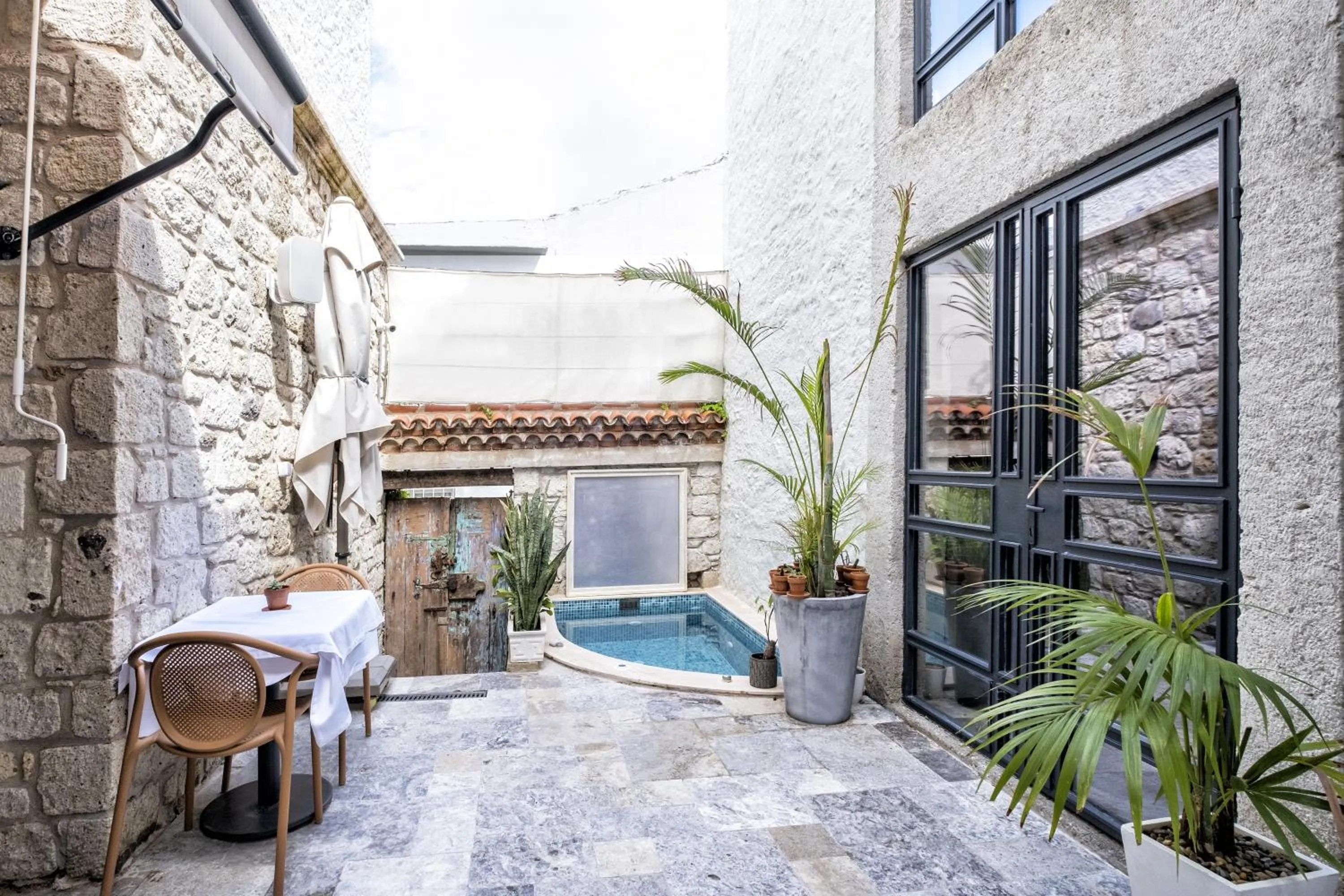 Inner courtyard view in Alle Alaçatı