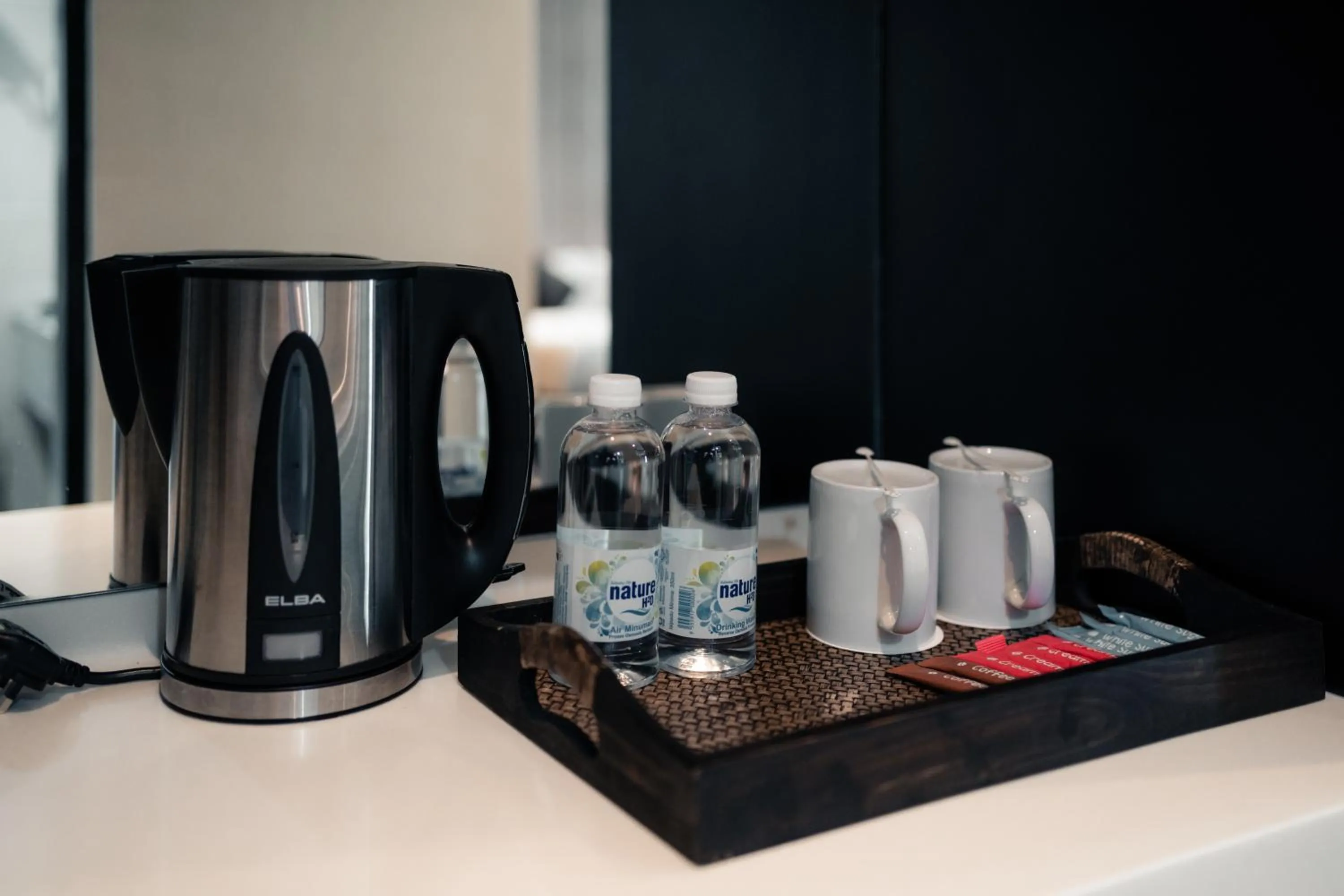 Coffee/tea facilities in Le'venue Hotel