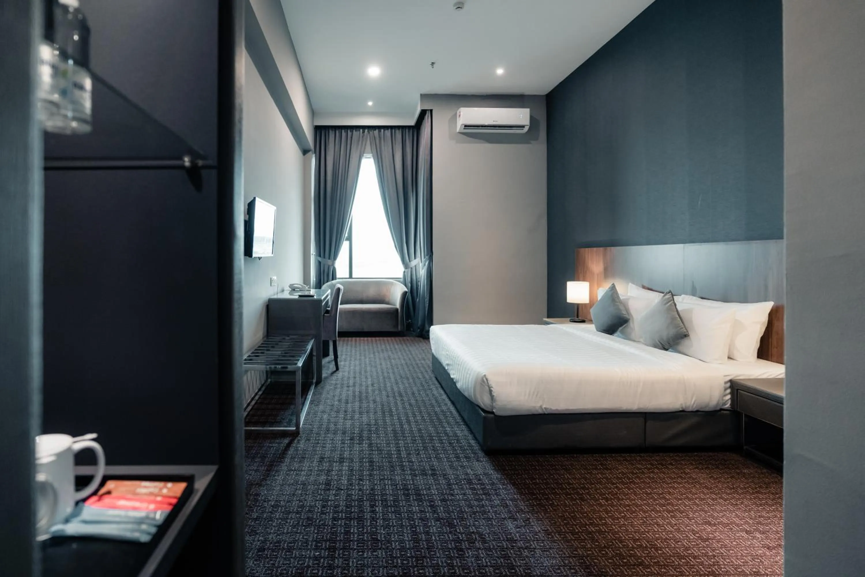 Photo of the whole room, Bed in Le'venue Hotel