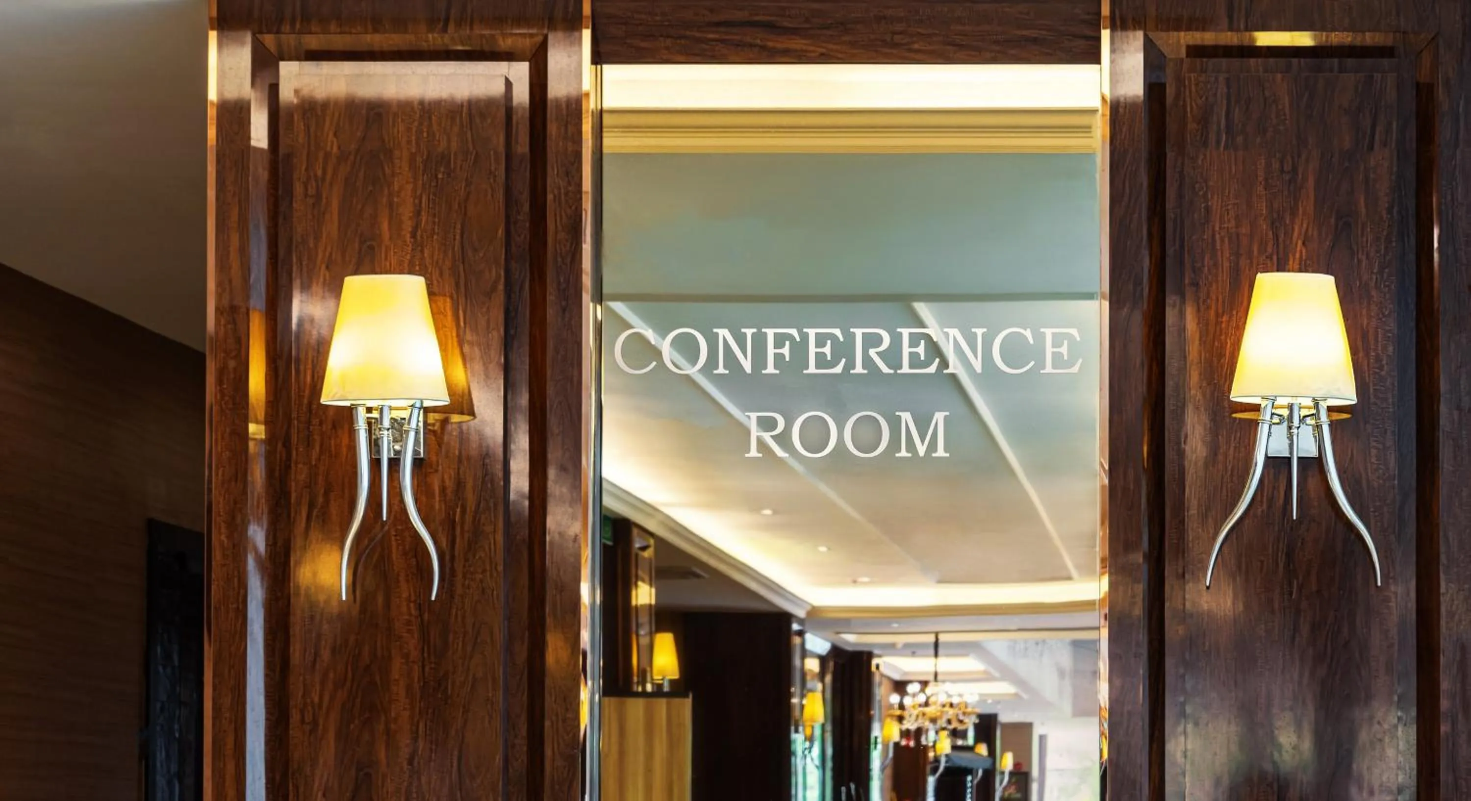 Meeting/conference room in Le'venue Hotel