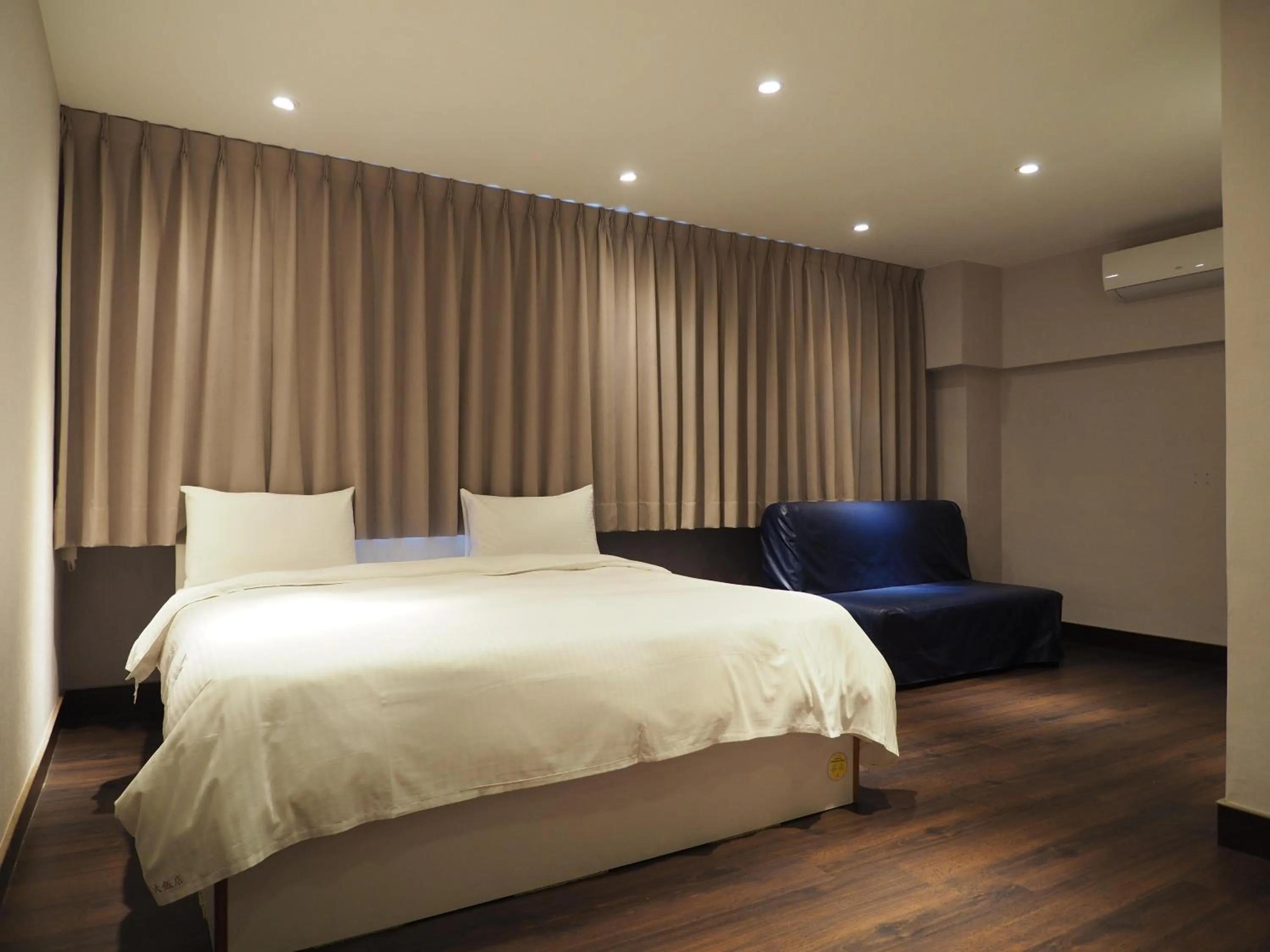 Bed in Day Chen Hotel