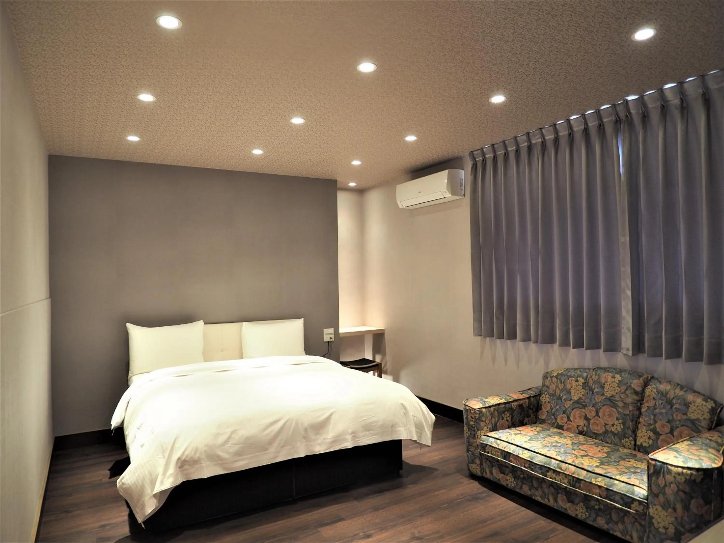 Bed in Day Chen Hotel