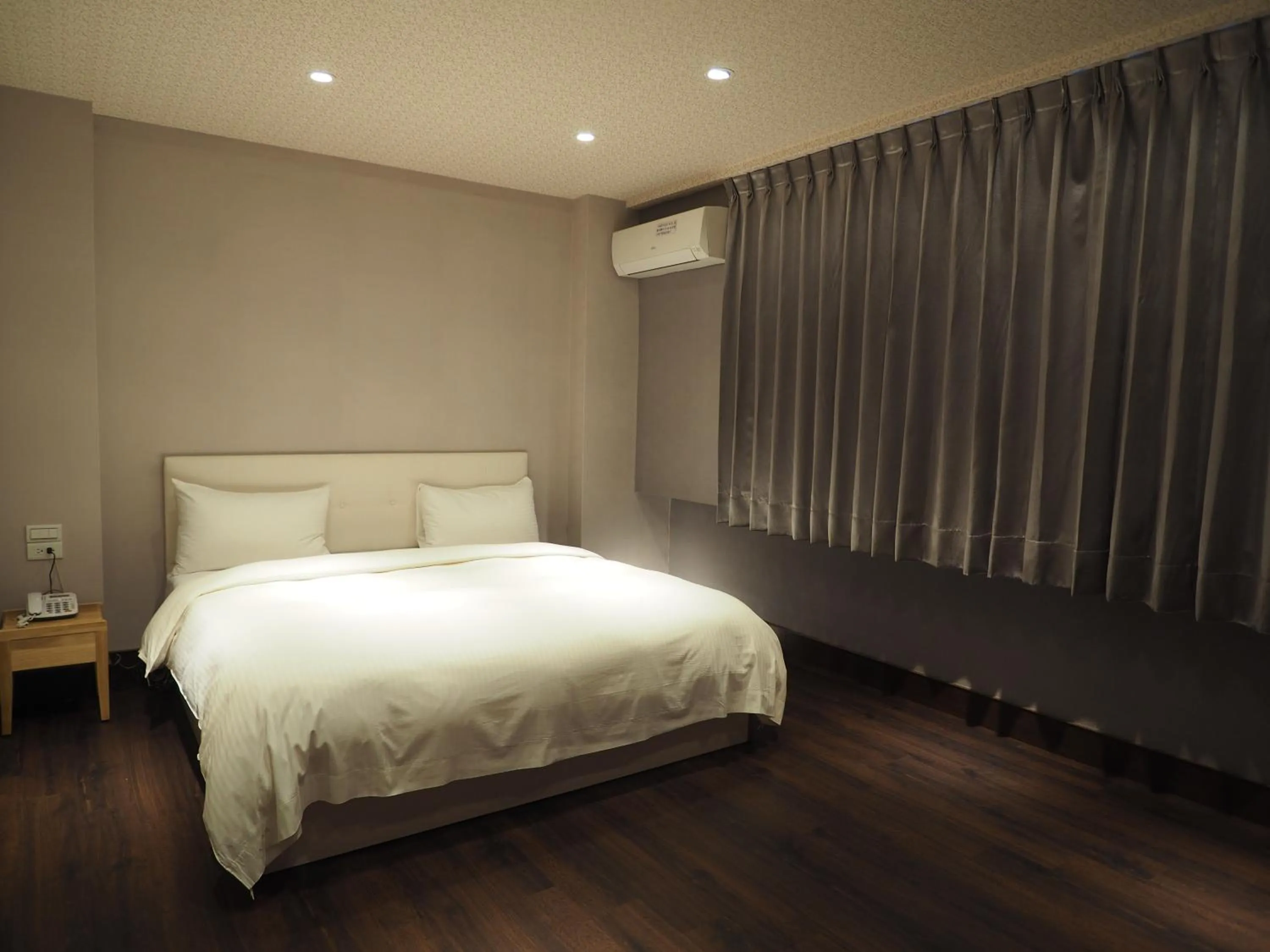 Bed in Day Chen Hotel