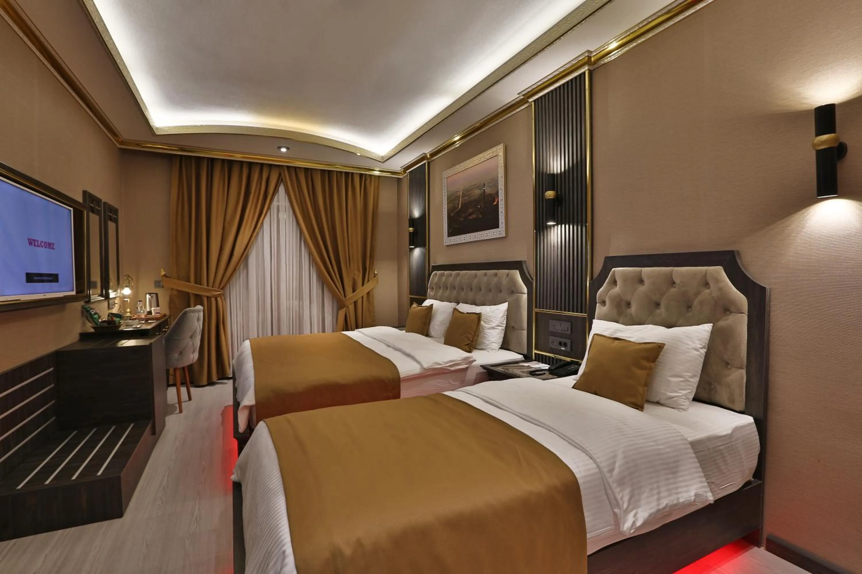 Photo of the whole room, Bed in ANEMON MARDIN OTEL