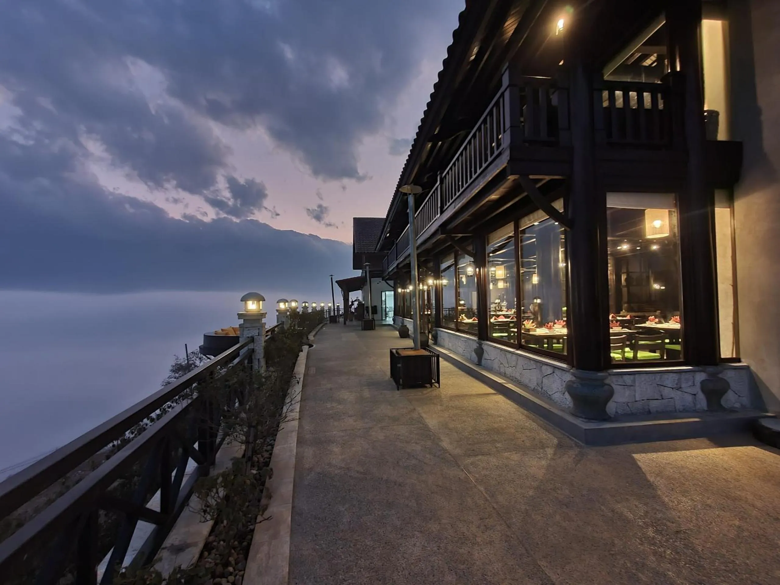 Restaurant/places to eat in Ville De Mont Mountain Resort