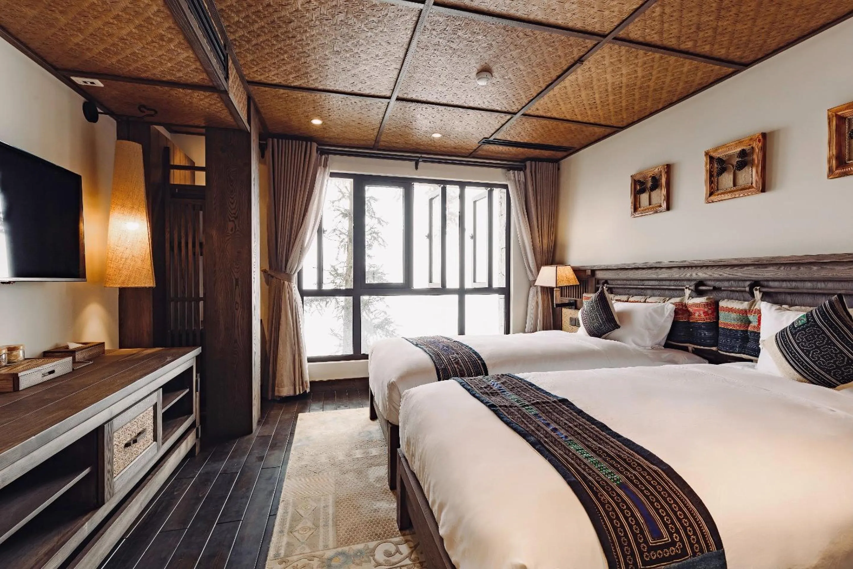 Photo of the whole room, Bed in Ville De Mont Mountain Resort