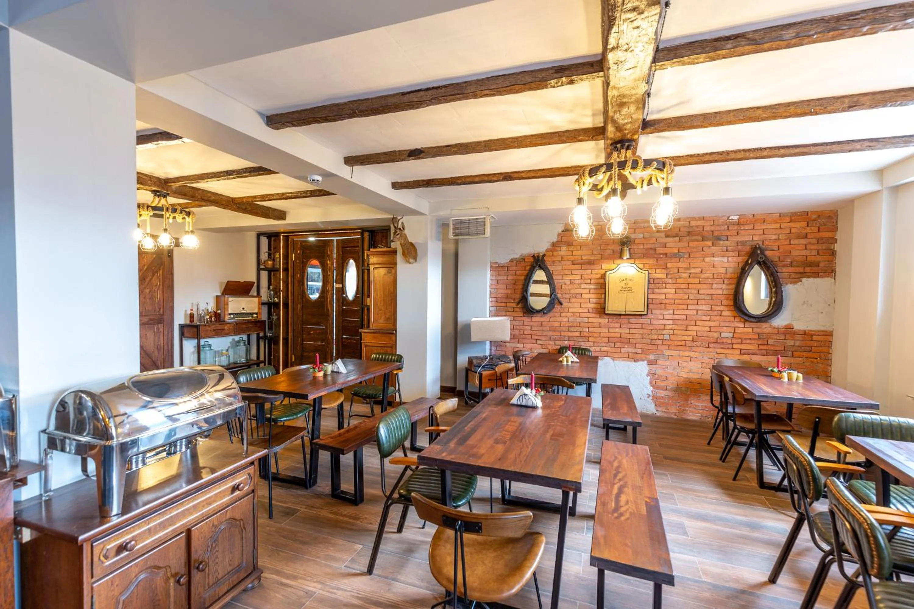 Restaurant/places to eat in Pine Chalets by KA Group