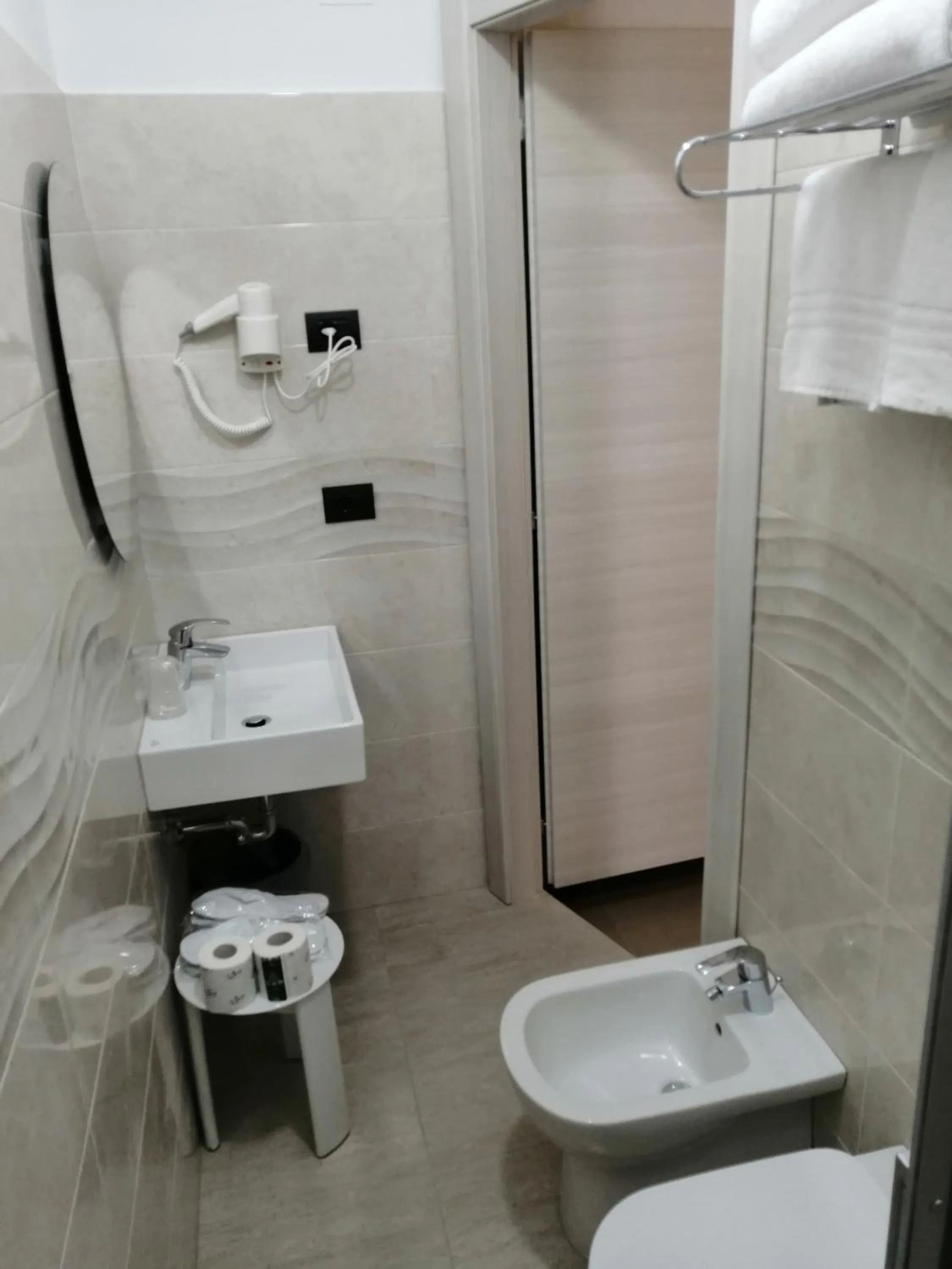 Shower in Hotel Aurora